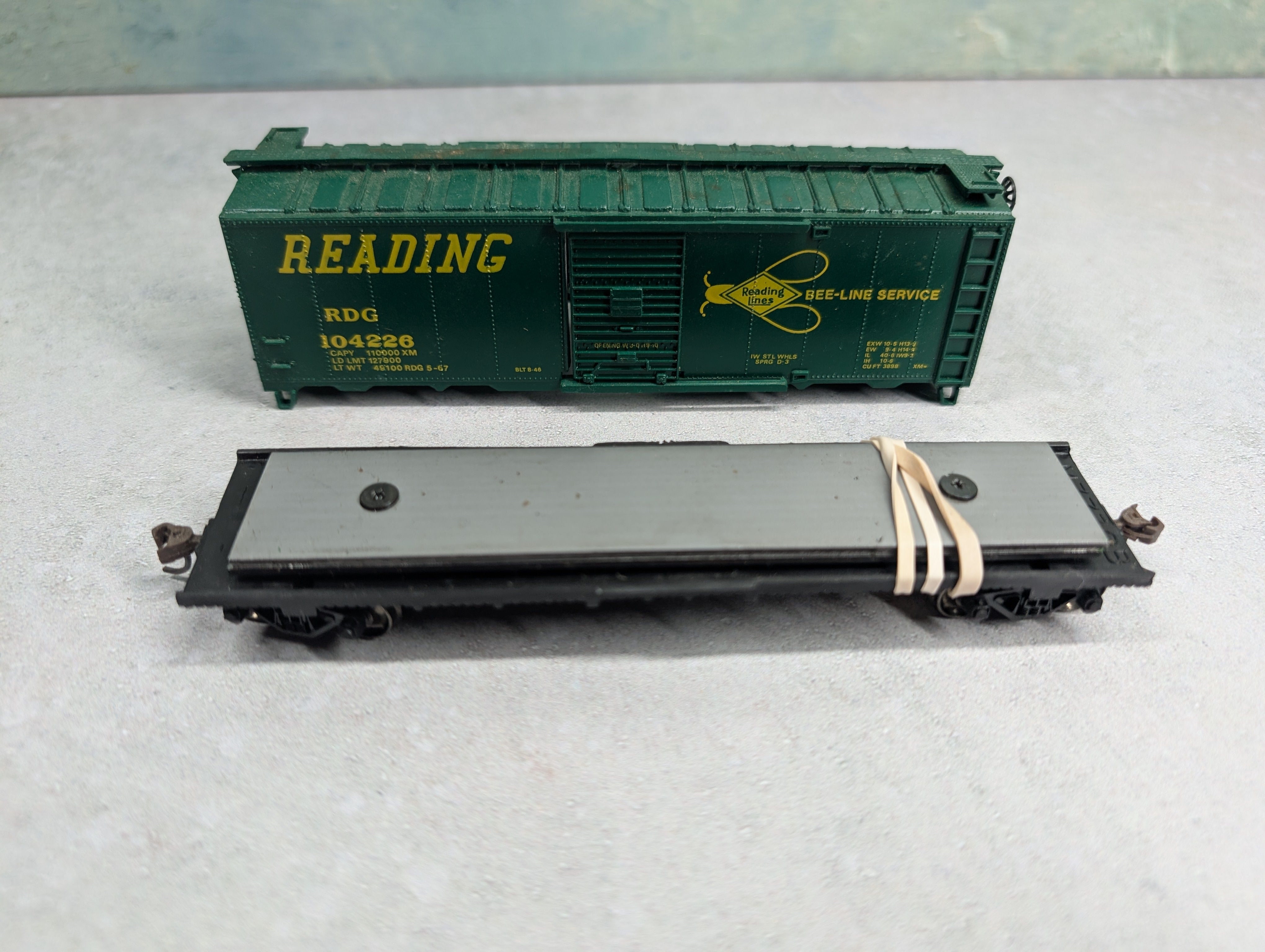 USED Bachmann HO Scale 40' Box Car Reading RDG #104226 Gearboxes