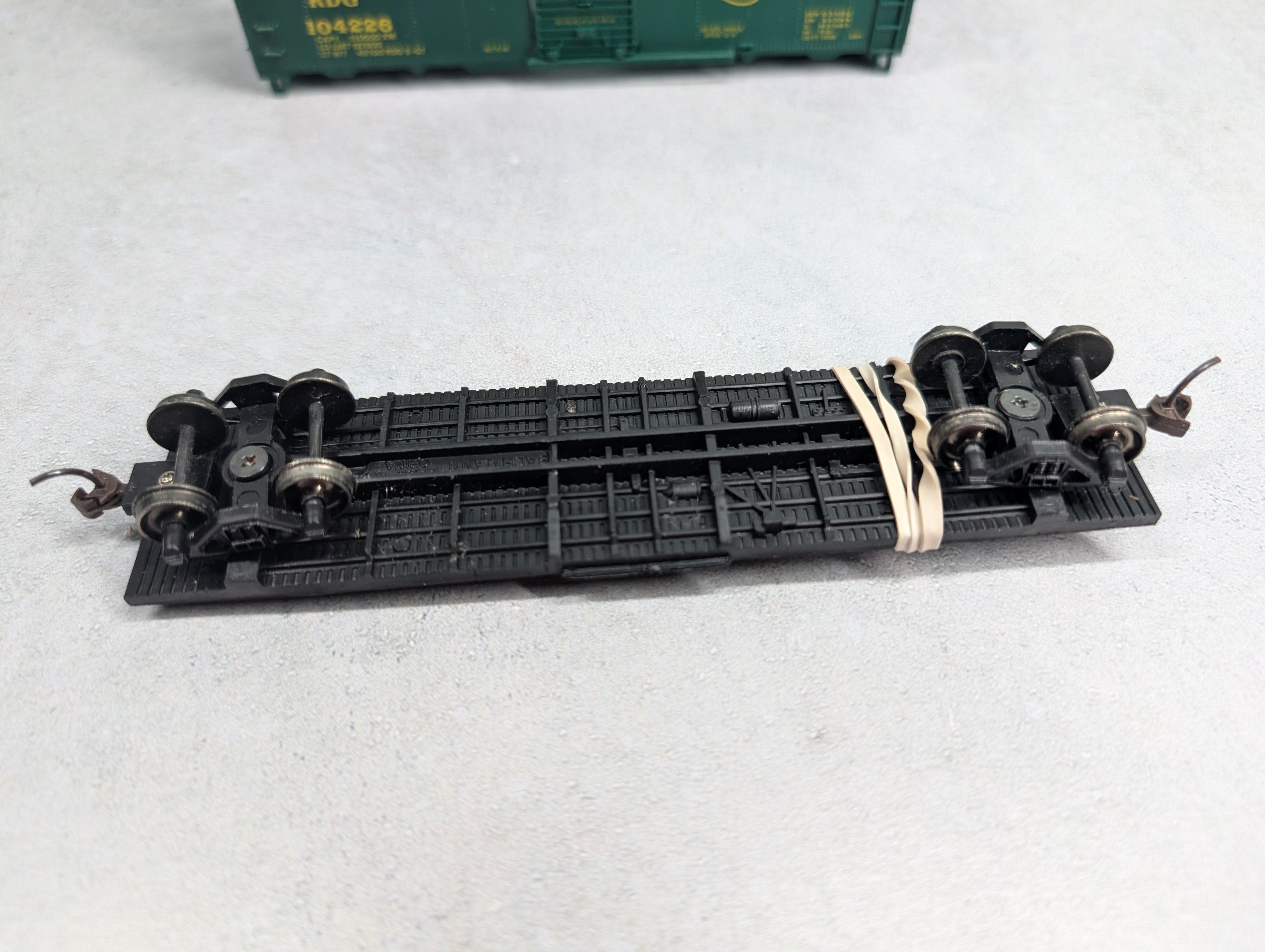 USED Bachmann HO Scale 40' Box Car Reading RDG #104226 Gearboxes