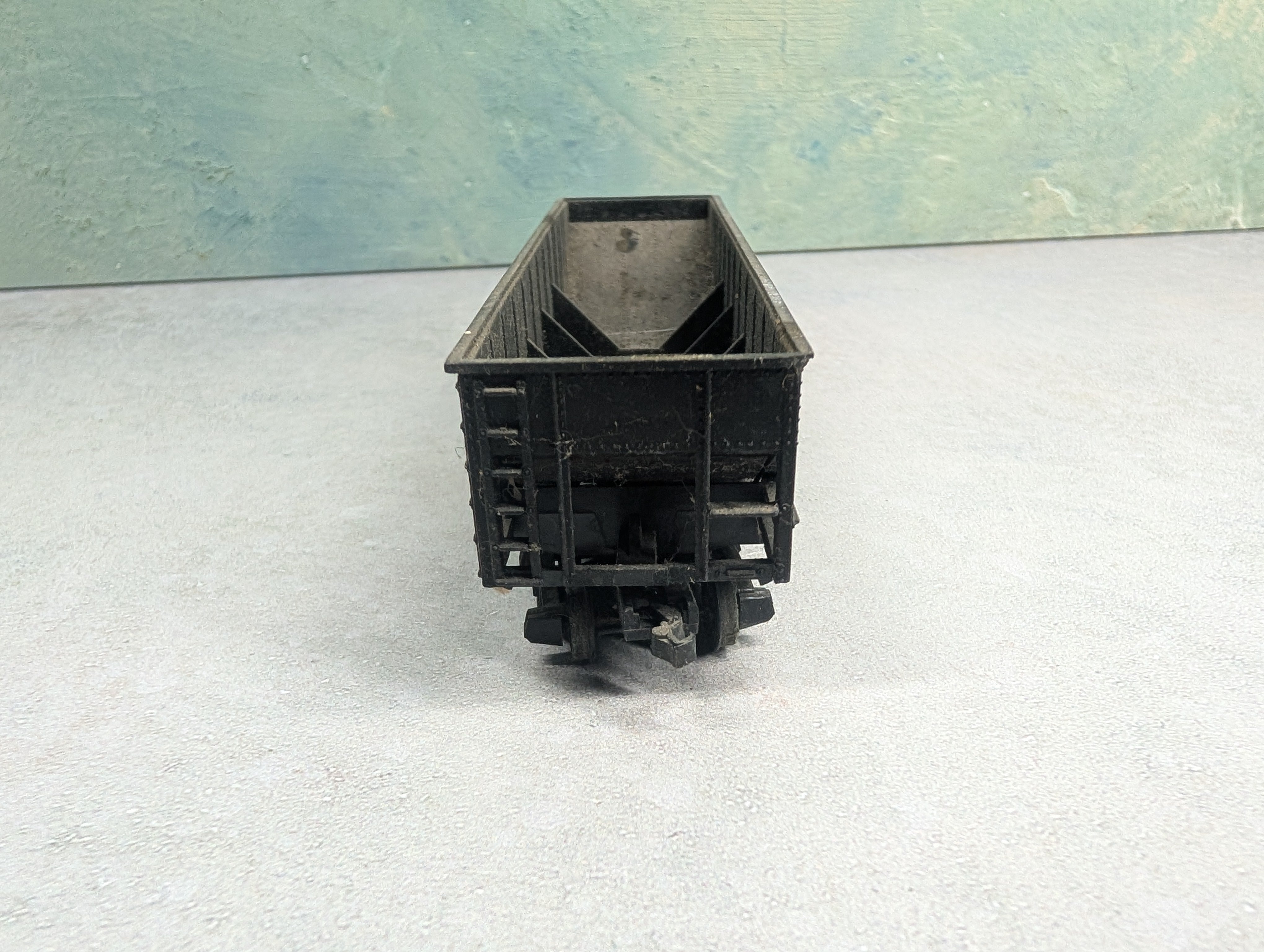 USED Tyco HO Scale Open Hopper Reading RDG #87556 Rough