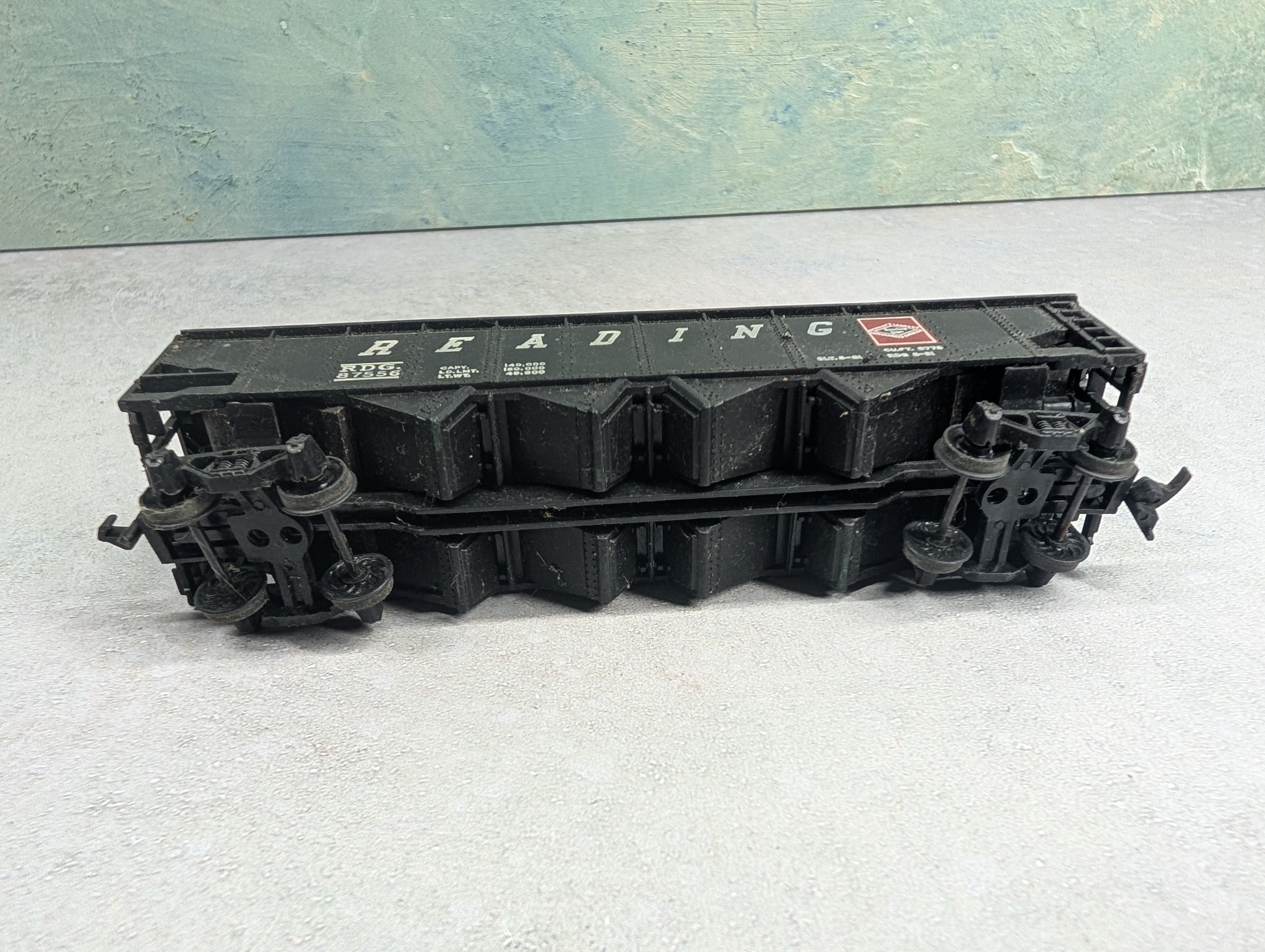 USED Tyco HO Scale Open Hopper Reading RDG #87556 Rough