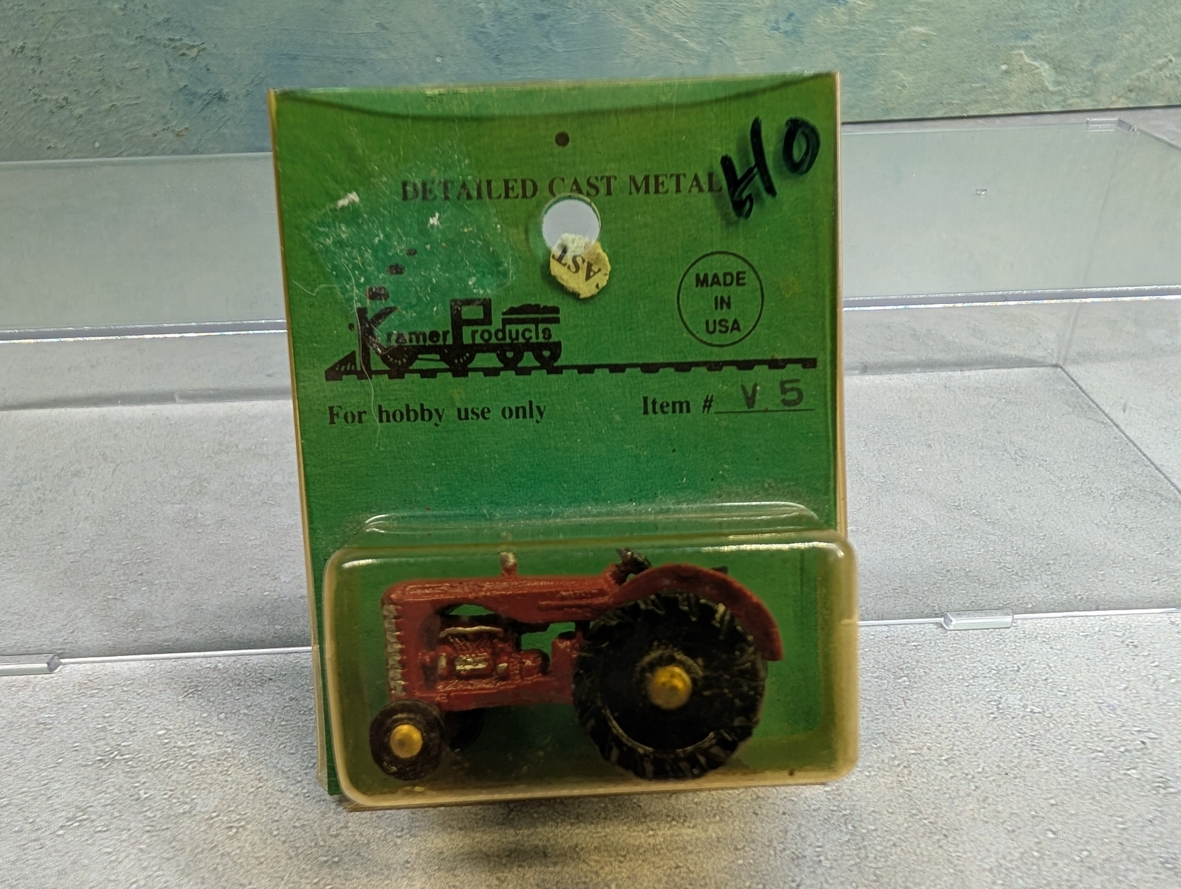 Kramer Products V5 HO Scale Red Tractor