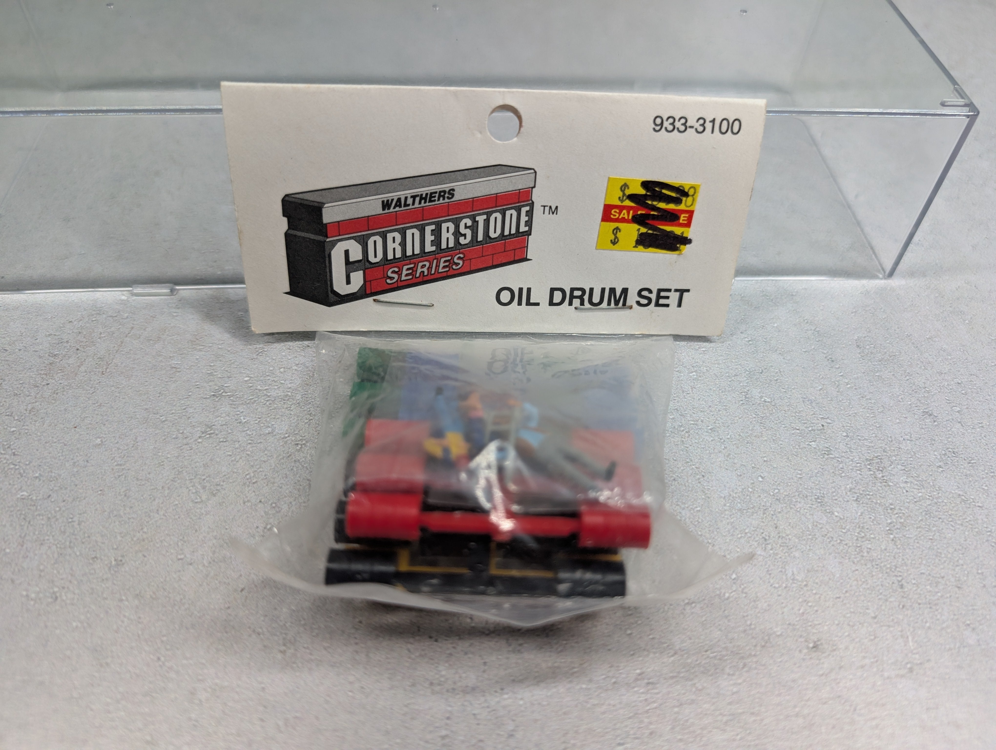 Walthers 933-3100 HO Scale Oil Drum Set