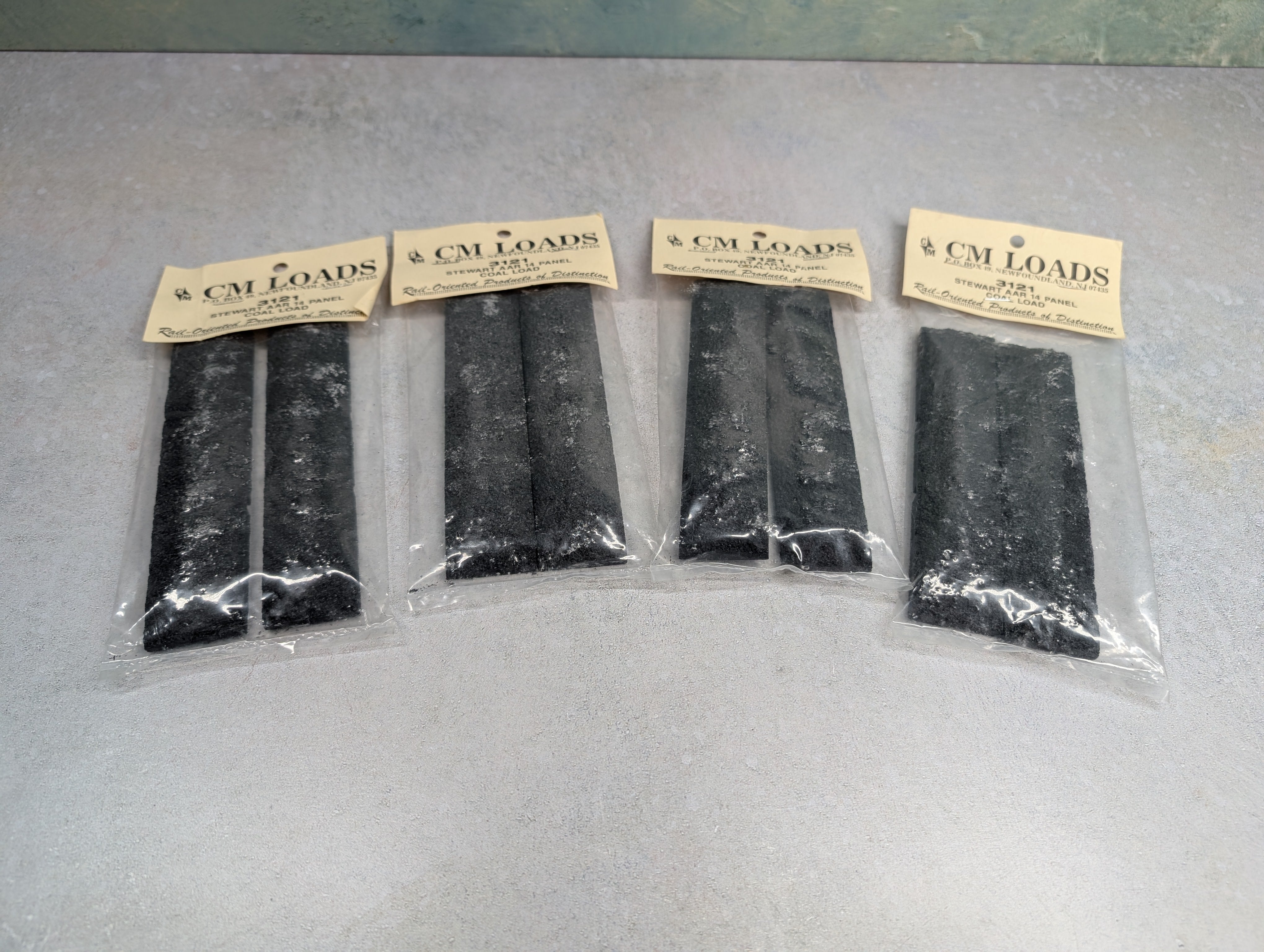 CM Loads 3121 HO Scale Stewart AAR 14 Panel Coal Loads (8 pcs)