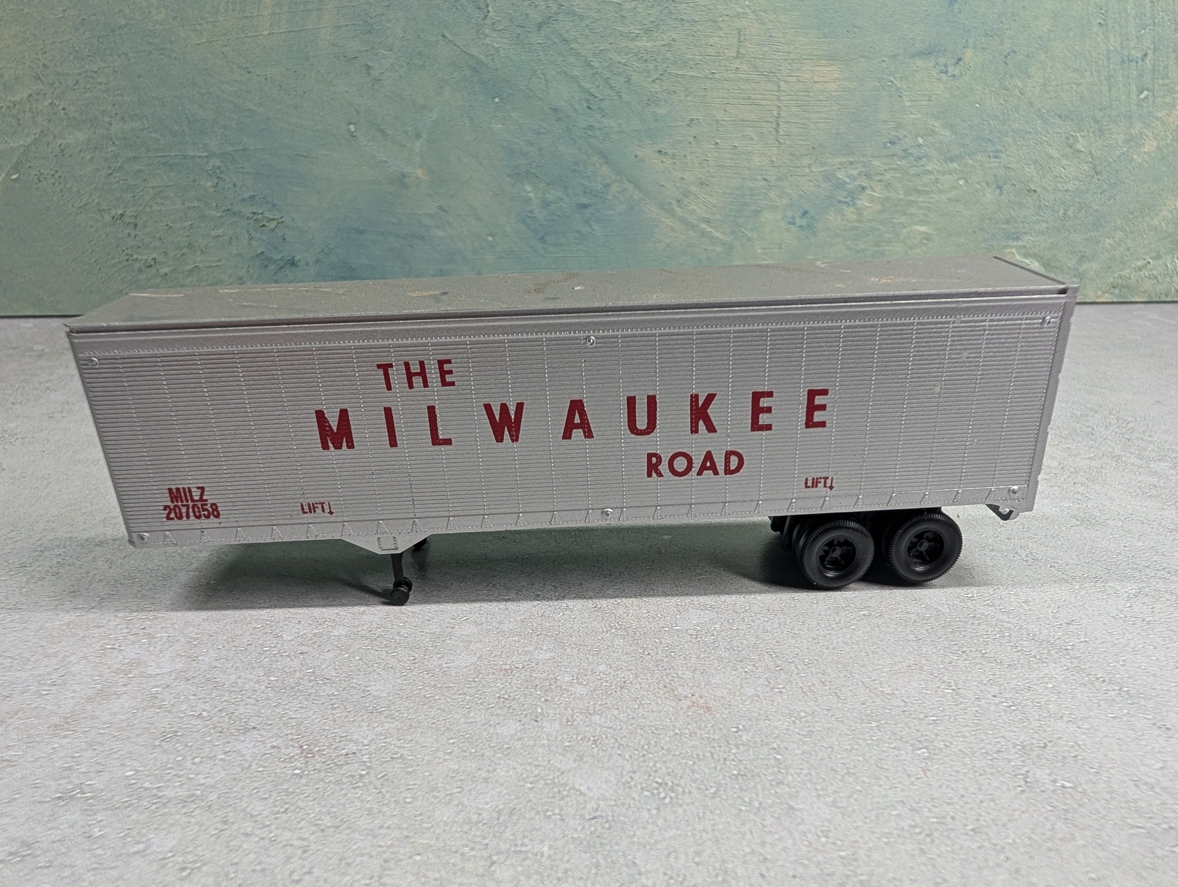 USED HO Scale 40' Trailer Milwaukee Road MILZ #207058