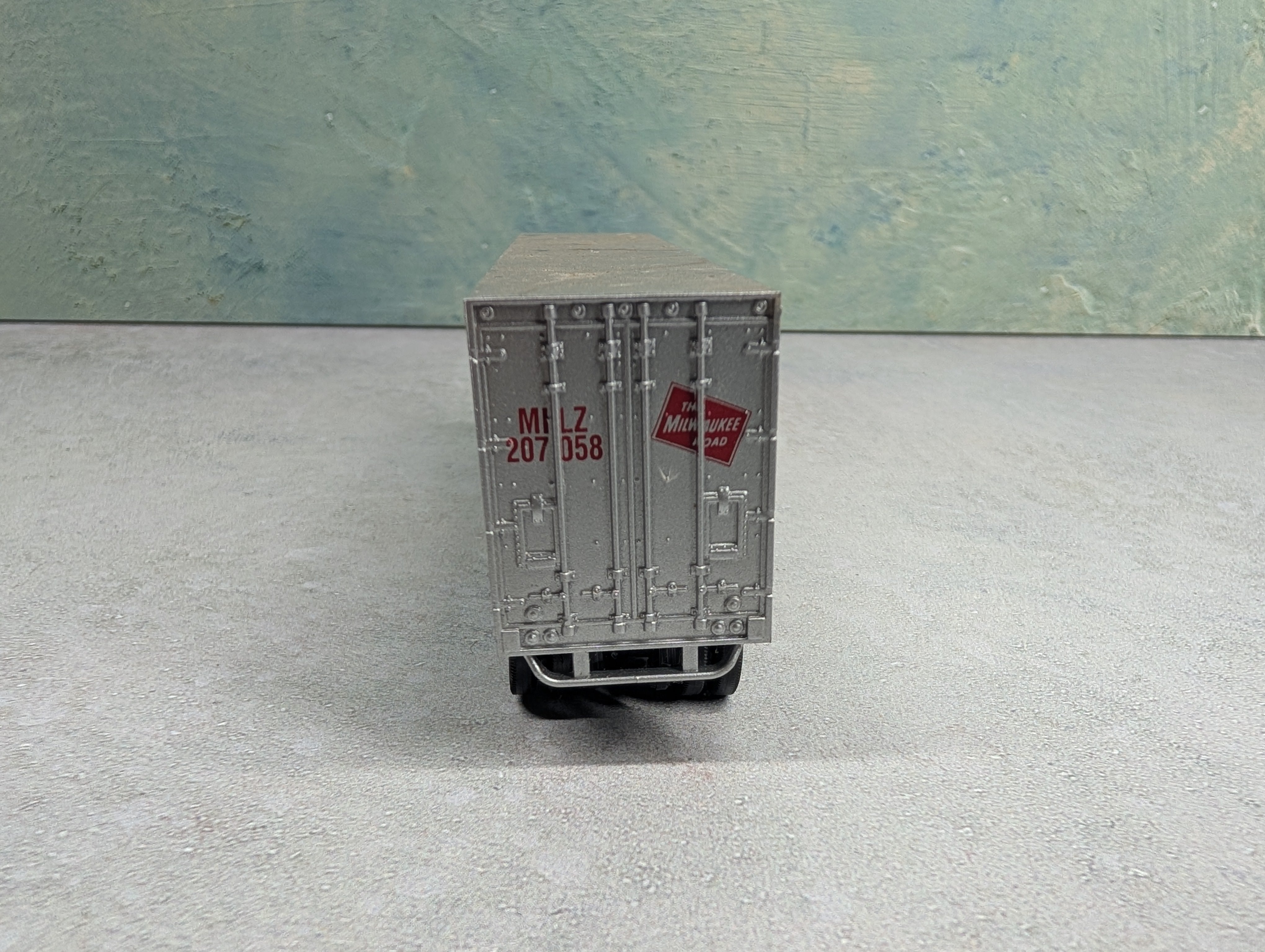 USED HO Scale 40' Trailer Milwaukee Road MILZ #207058