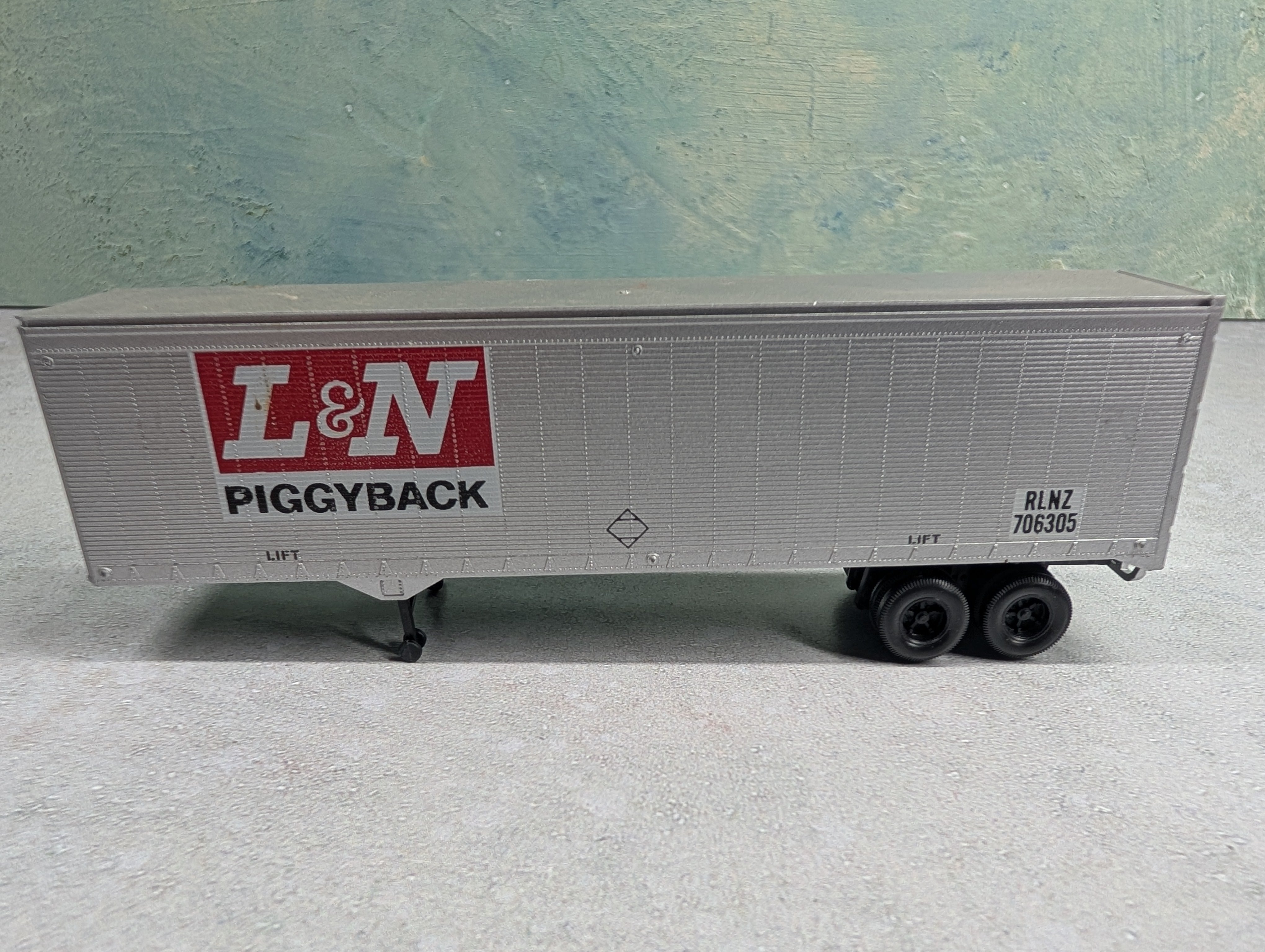 USED HO Scale 40' Trailer Louisville & Nashville RLNZ #706305