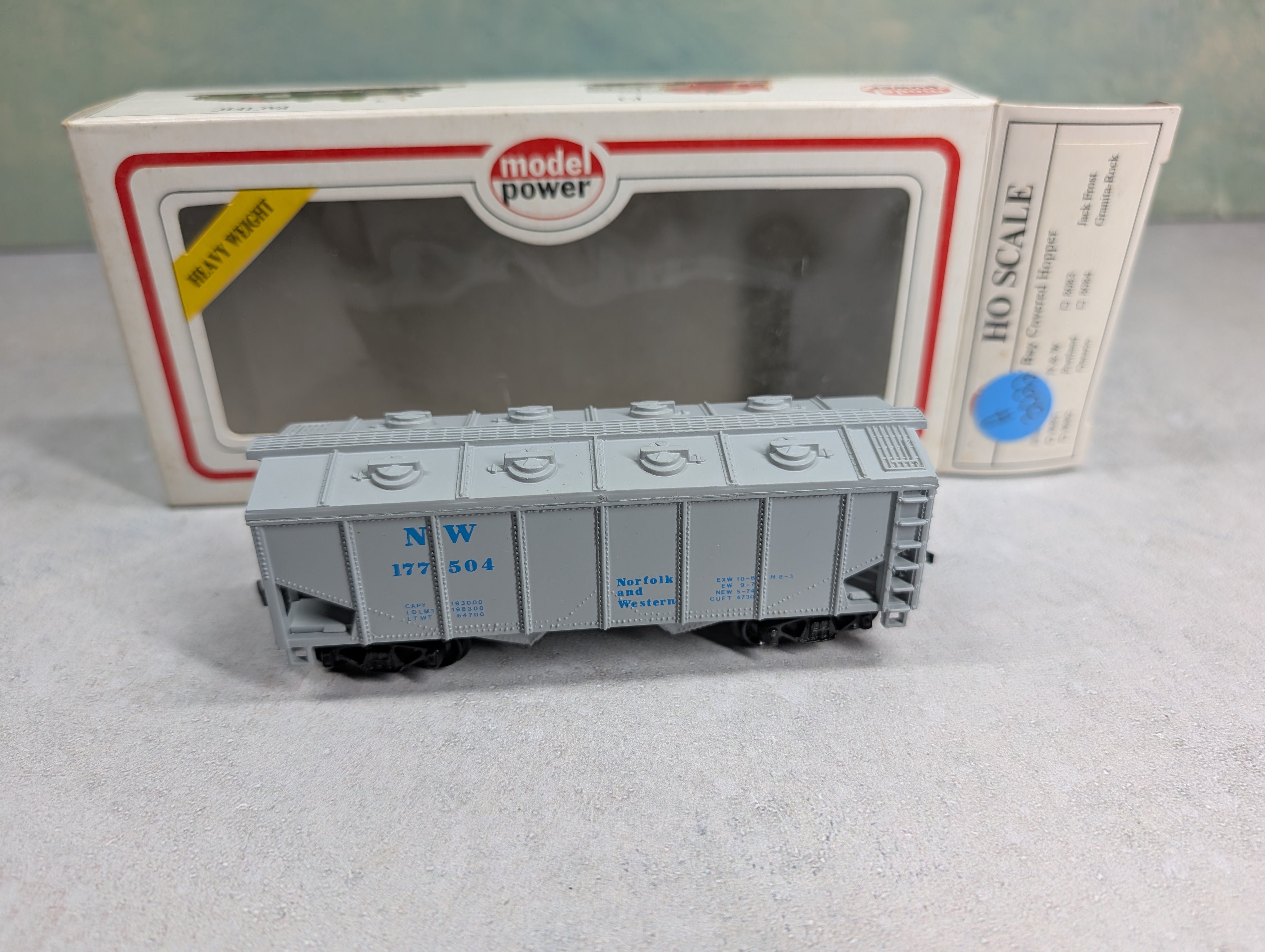 USED Model Power HO Scale Covered Hopper Norfolk & Western NW #177504
