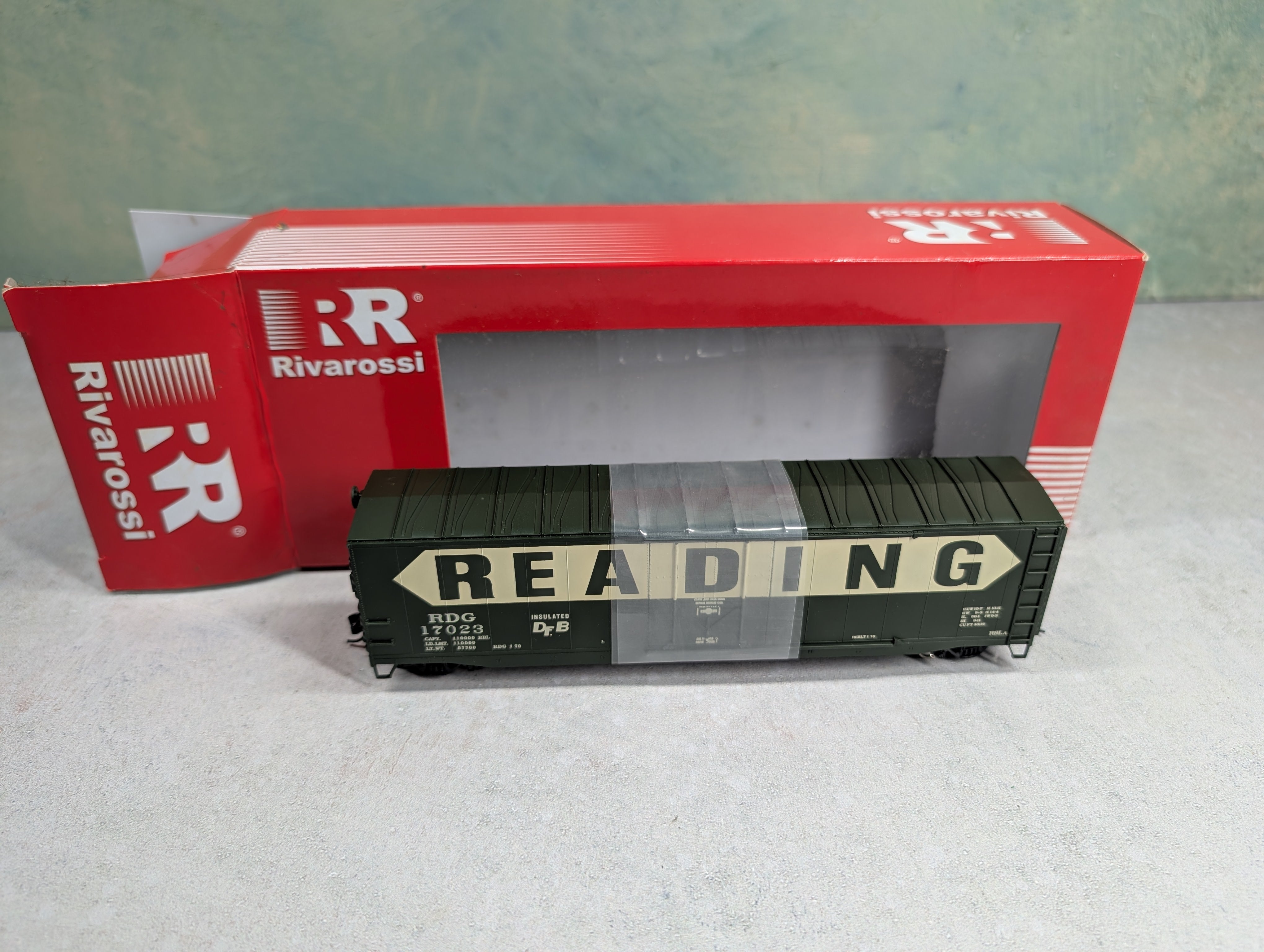 Rivarossi HR6371 HO Scale Reading 50' Box Car w/out Roofwalk Reading RDG #17023