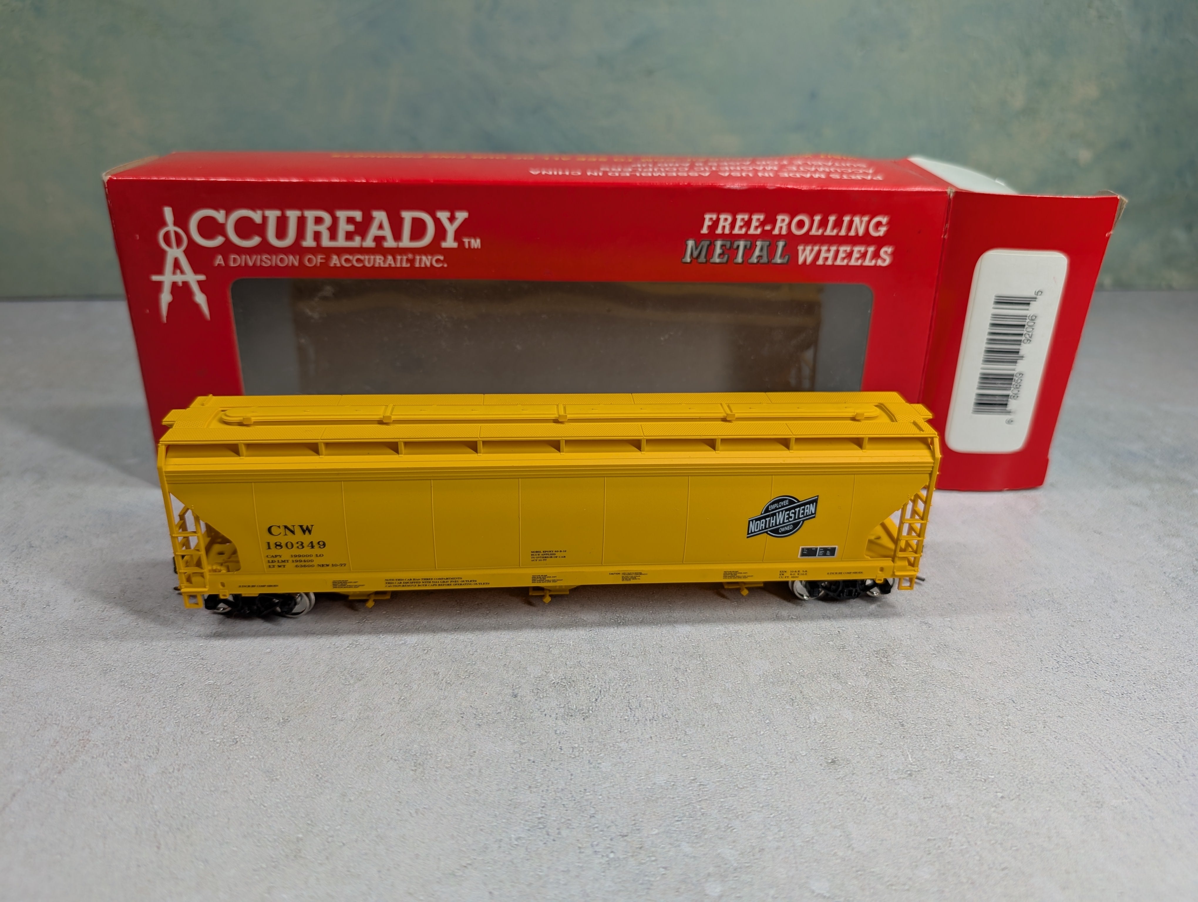 USED Accuready Accurail 92006 HO Scale ACF 3 Bay Covered Hopper Chicago & North Western CNW #180349