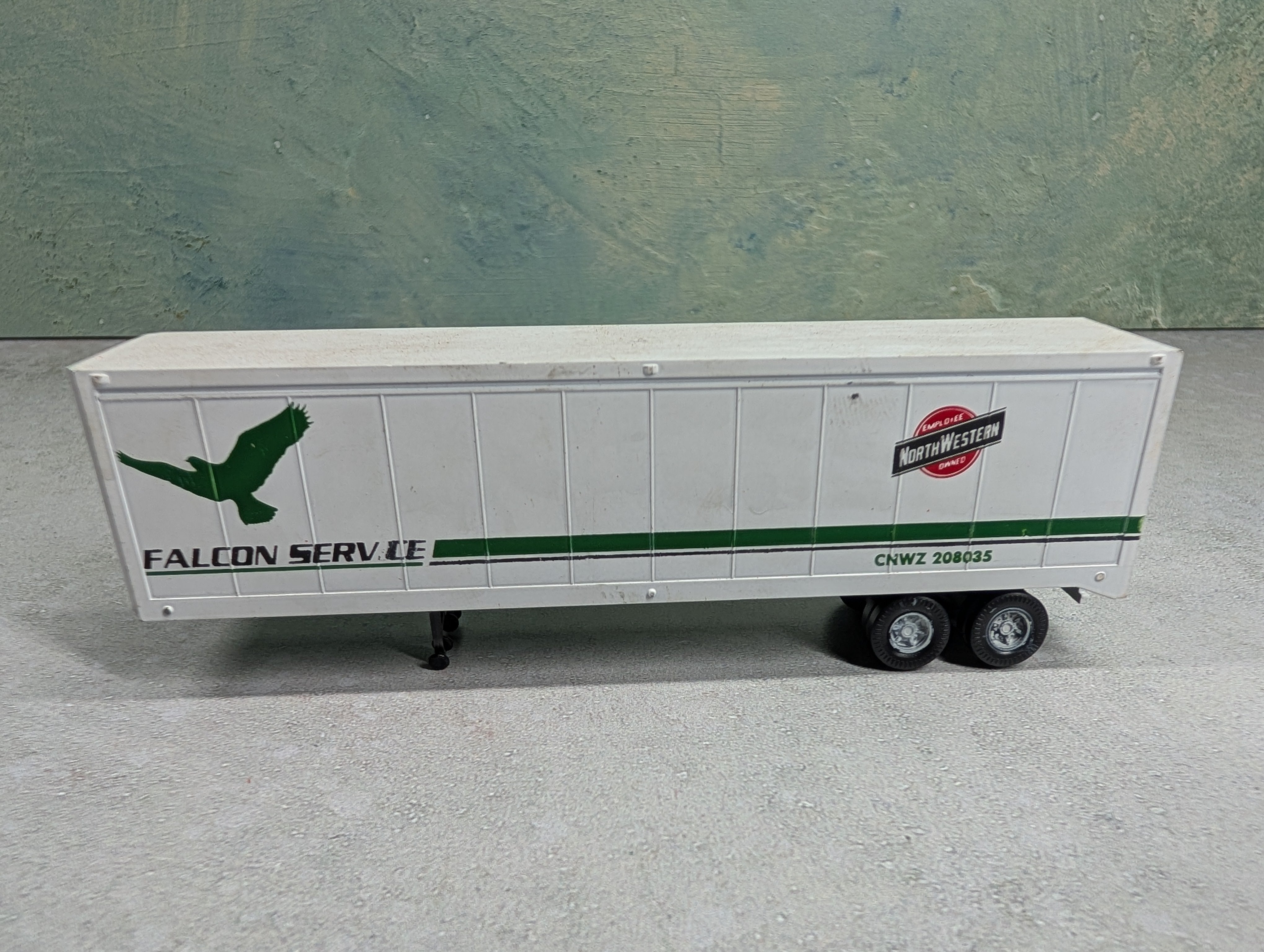 USED Walthers HO Scale 40' Trailer Chicago & North Western CNWZ #208035 Falcon Service