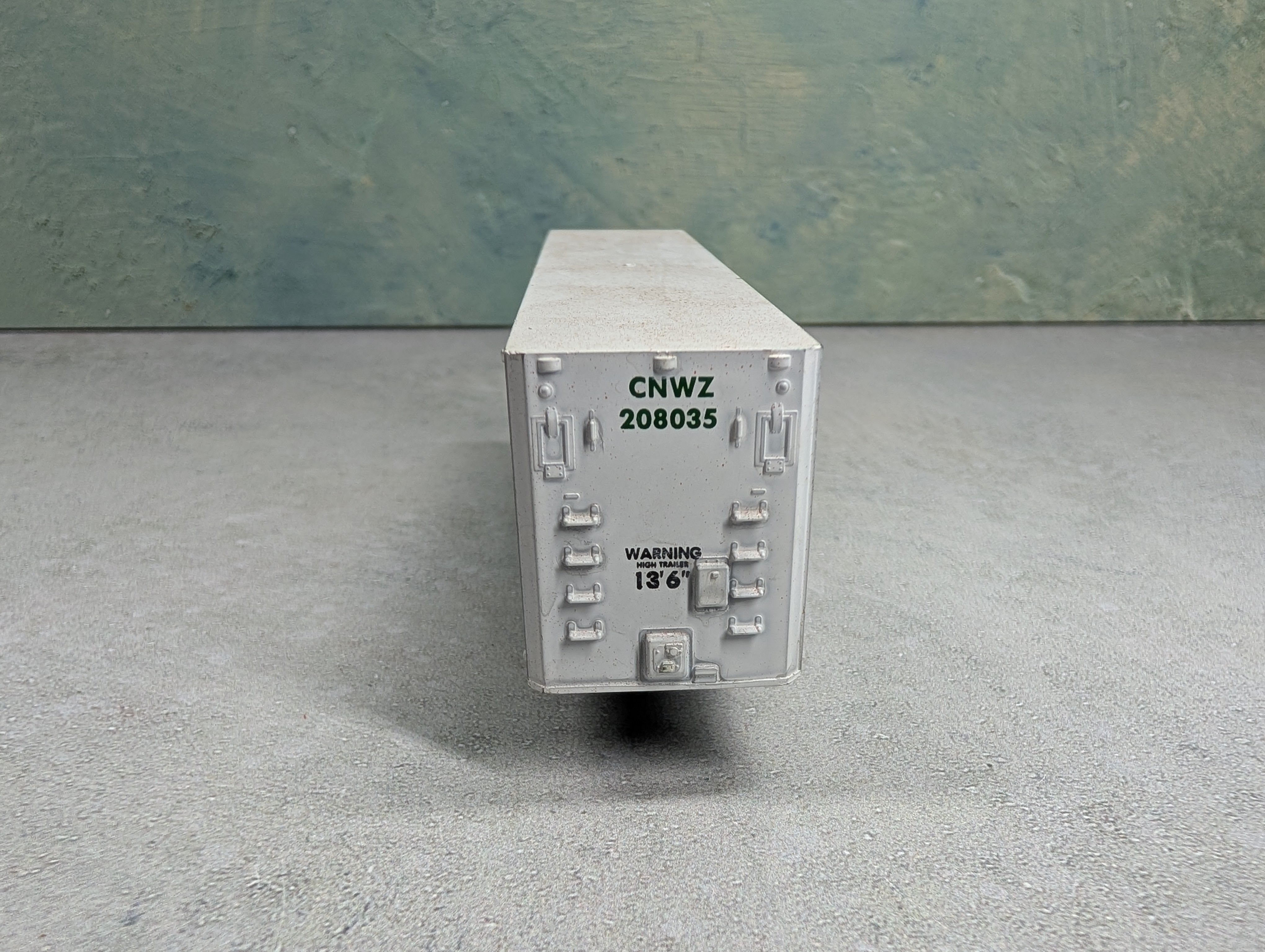 USED Walthers HO Scale 40' Trailer Chicago & North Western CNWZ #208035 Falcon Service