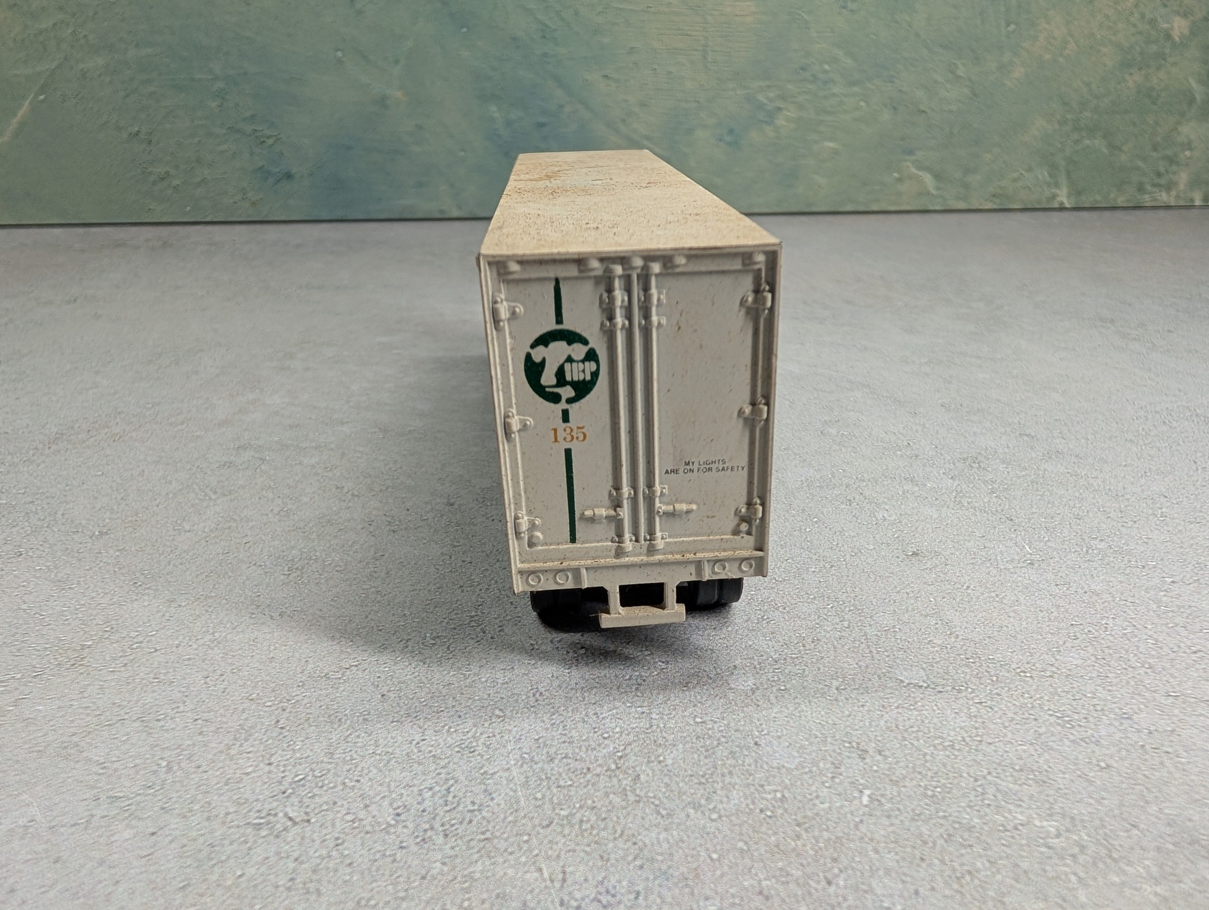 USED Walthers HO Scale 40' Trailer Iowa Beef Prcessors #135