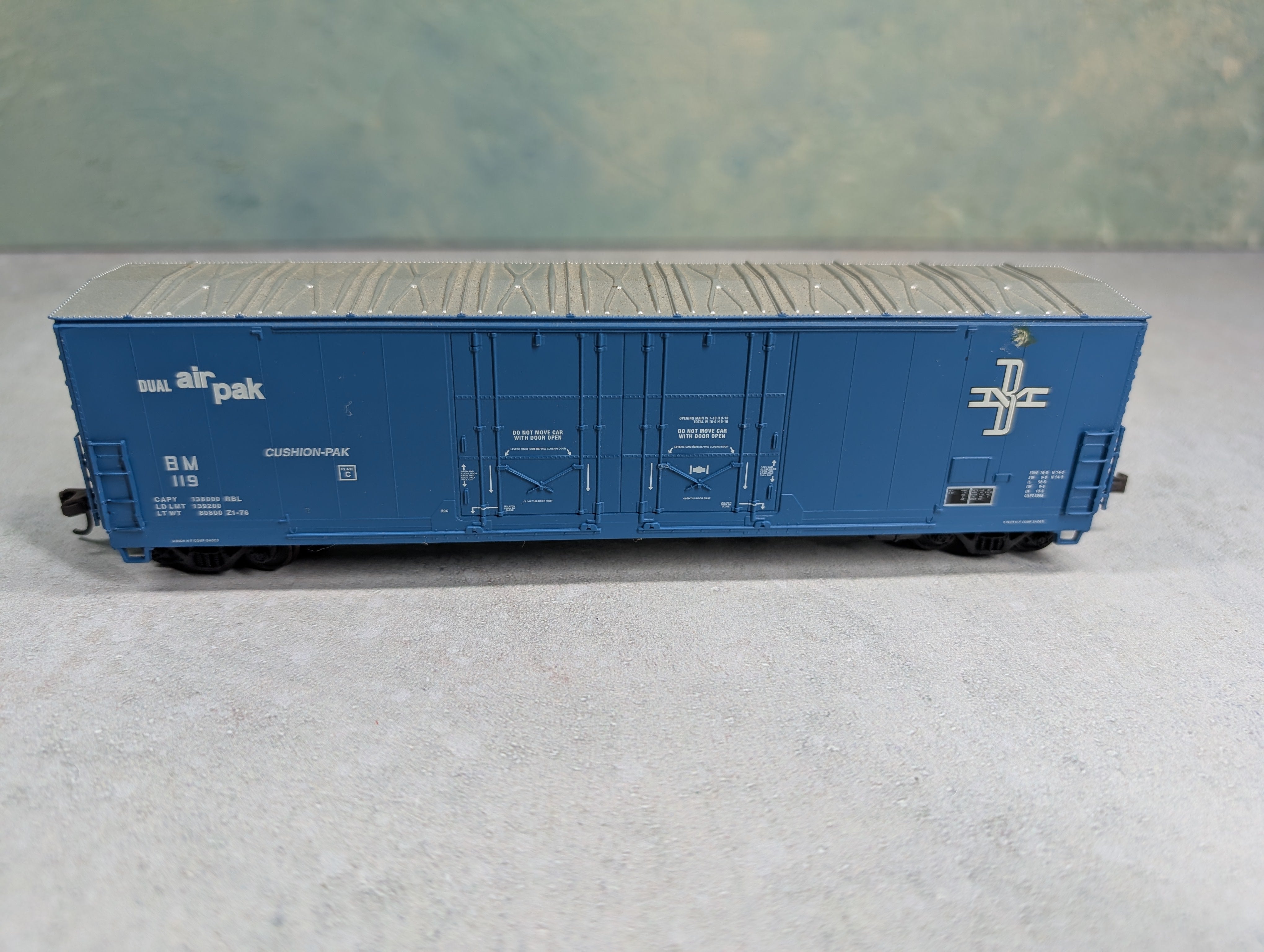 USED Atlas HO Scale 53' Dual Air Pak DD Box Car Boston & Maine BM #119