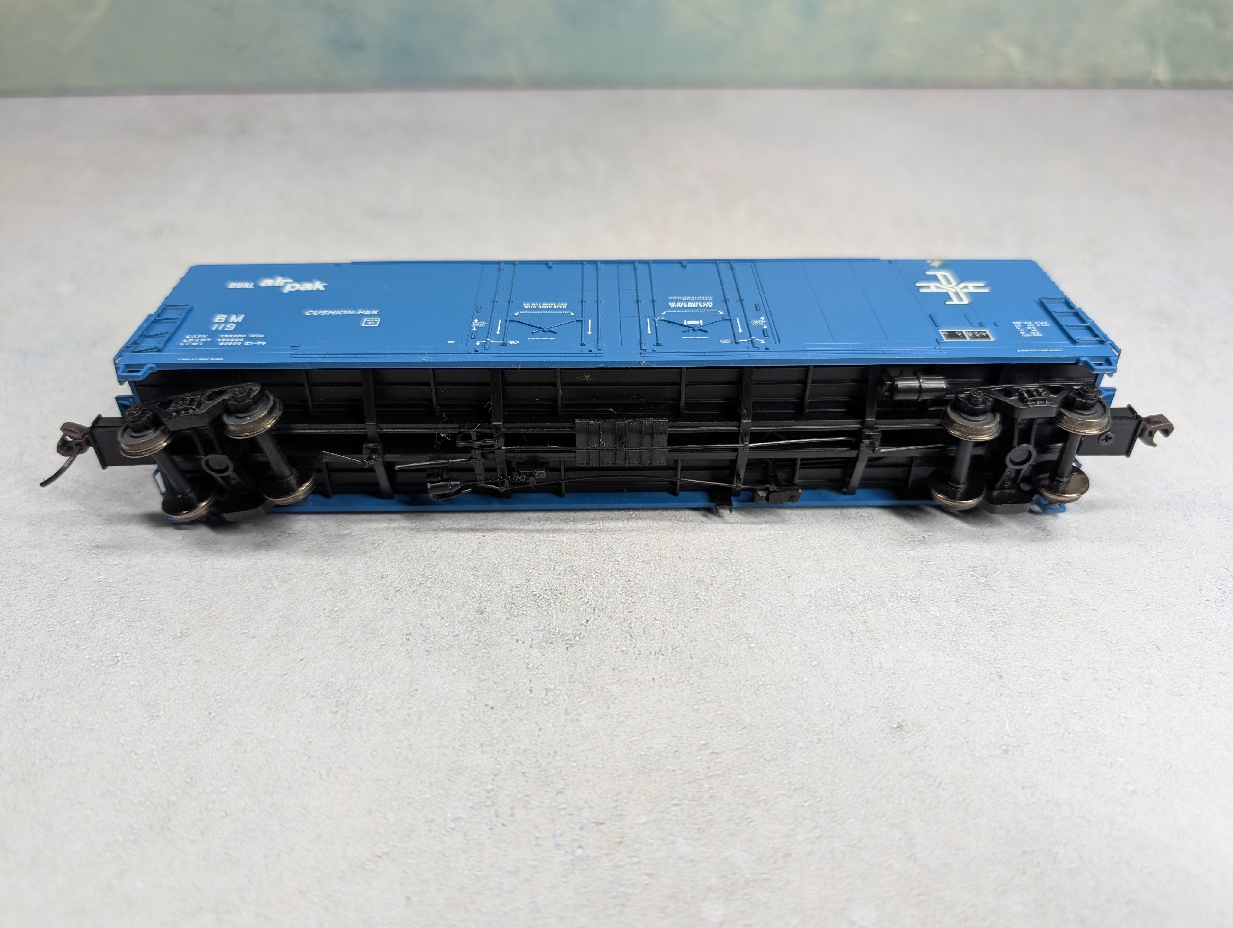 USED Atlas HO Scale 53' Dual Air Pak DD Box Car Boston & Maine BM #119