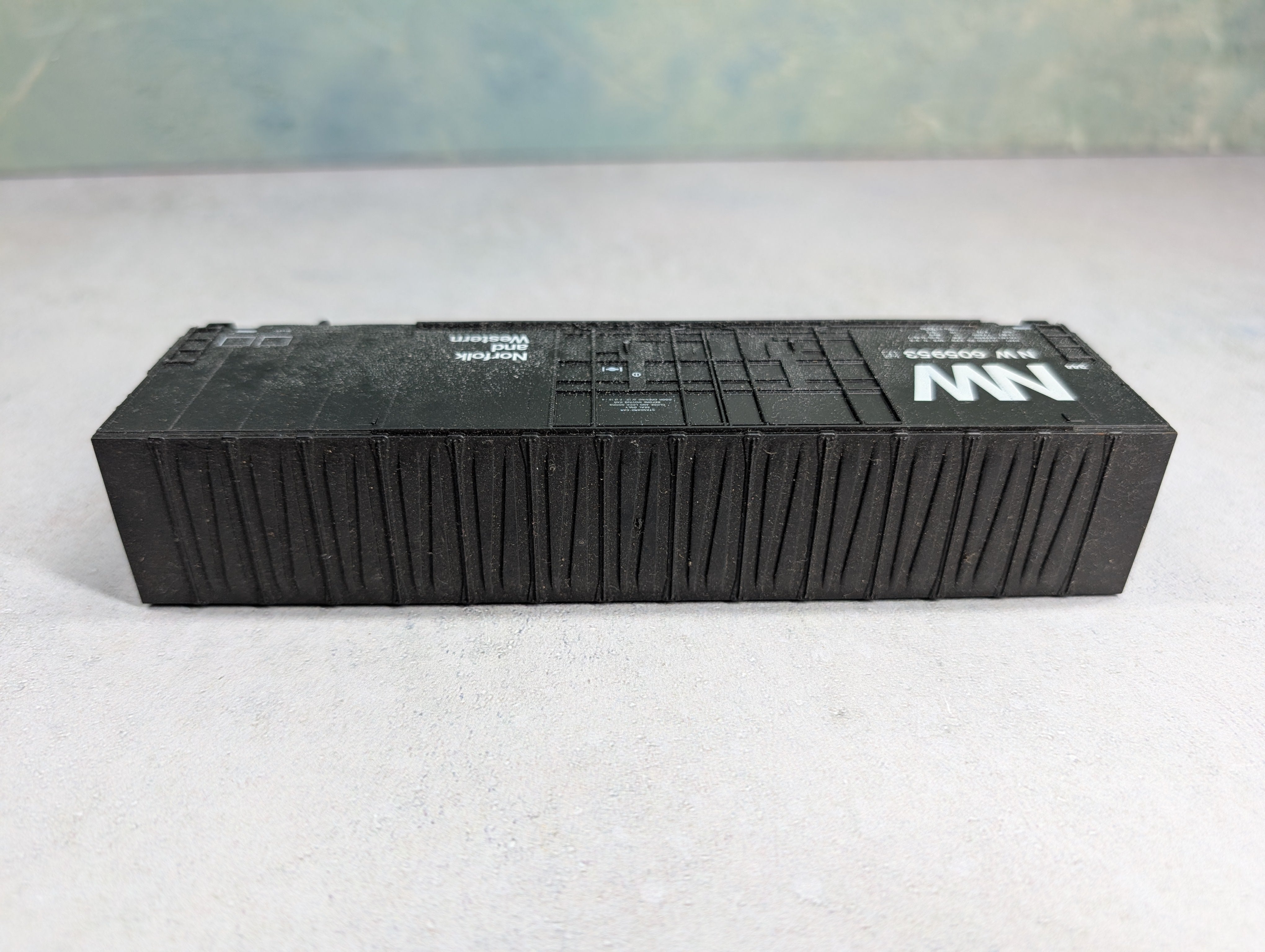 USED Roundhouse HO Scale 50' HI-Cube Box Car Norfolk & Western NW #605953 Weathered