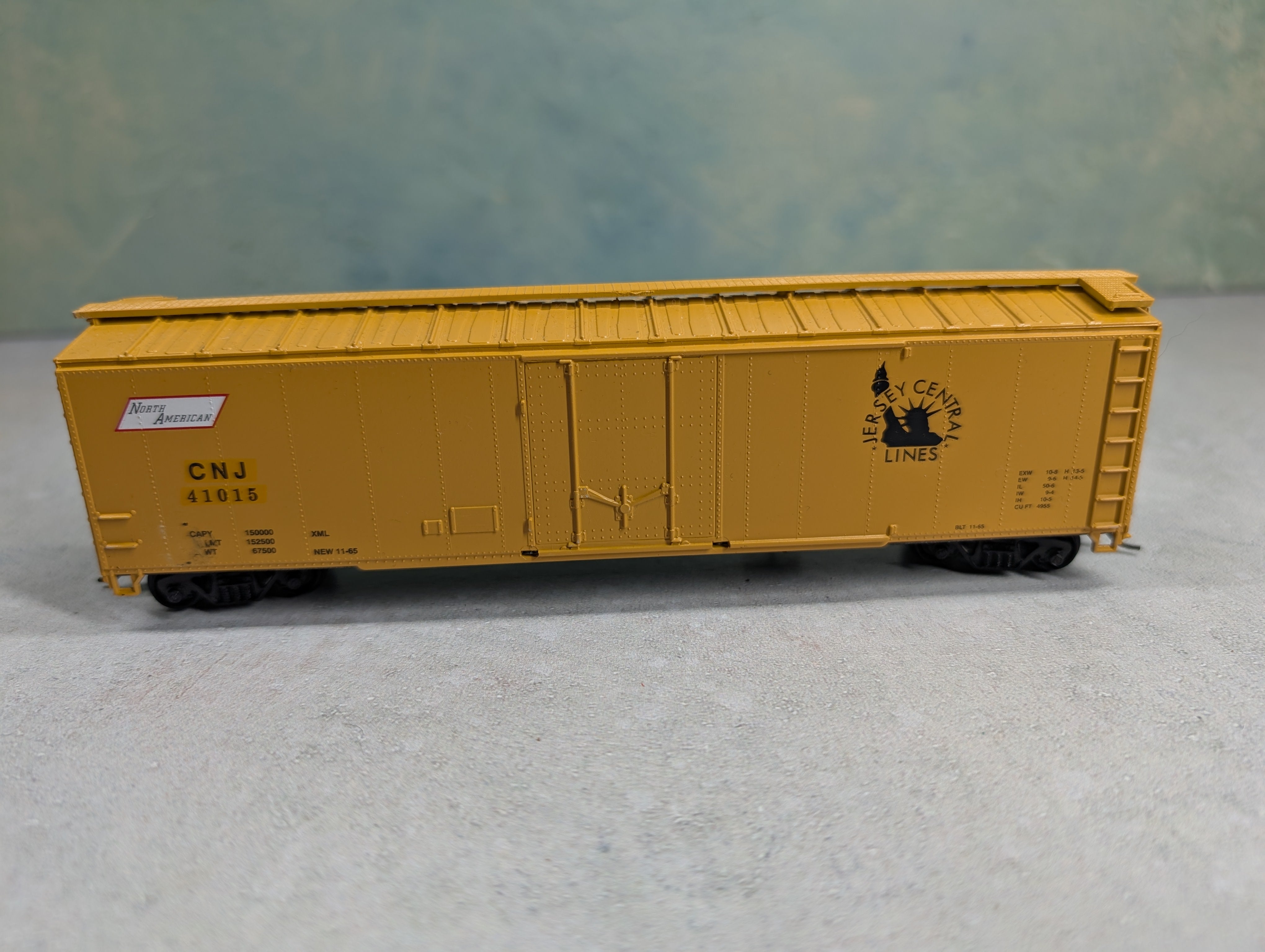 USED Roundhouse HO Scale 50' Box Car Jersey Central Lines CNJ #41015