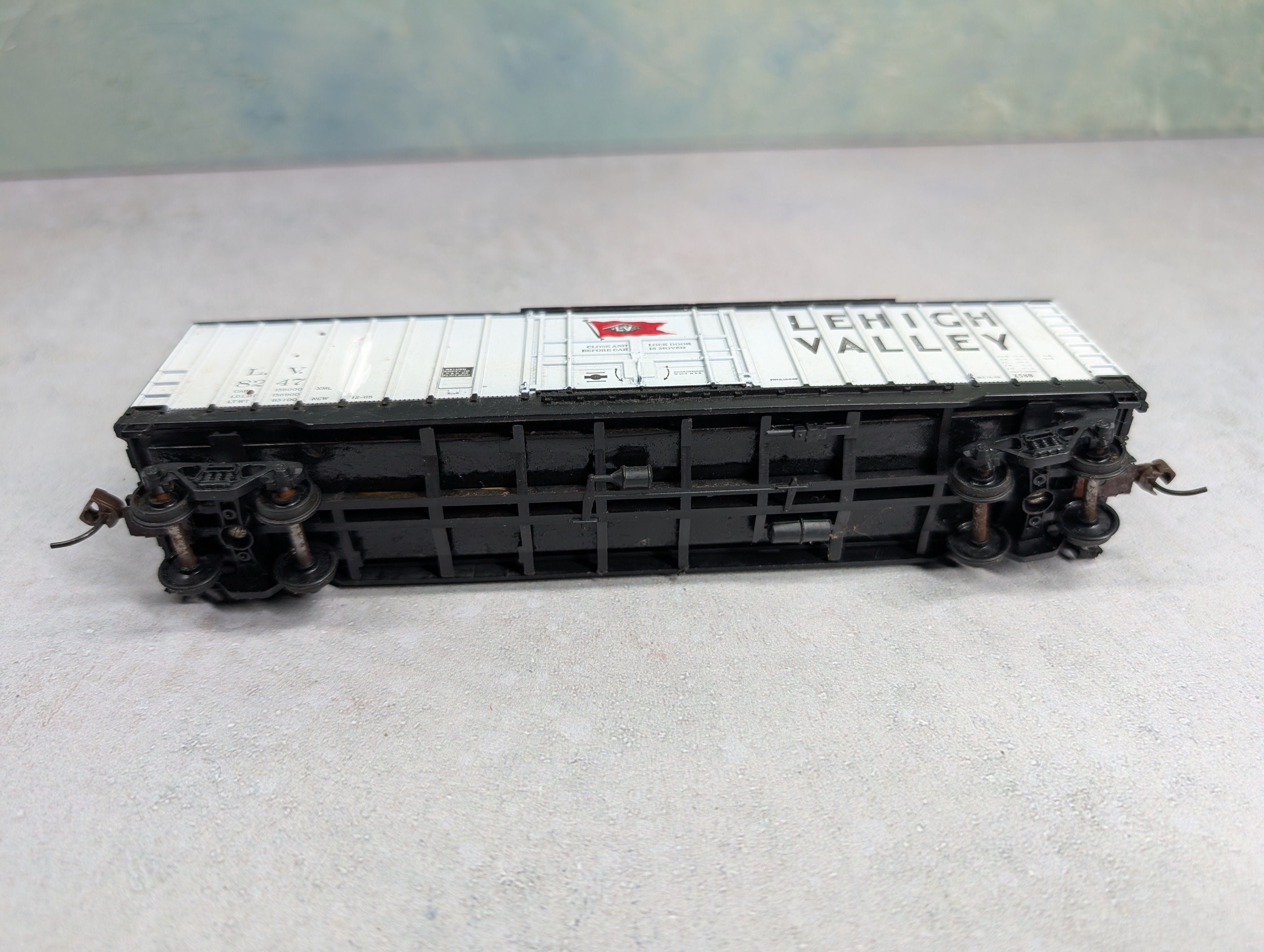 USED Athearn HO Scale 50' Box Car Lehigh Valley LV #8247