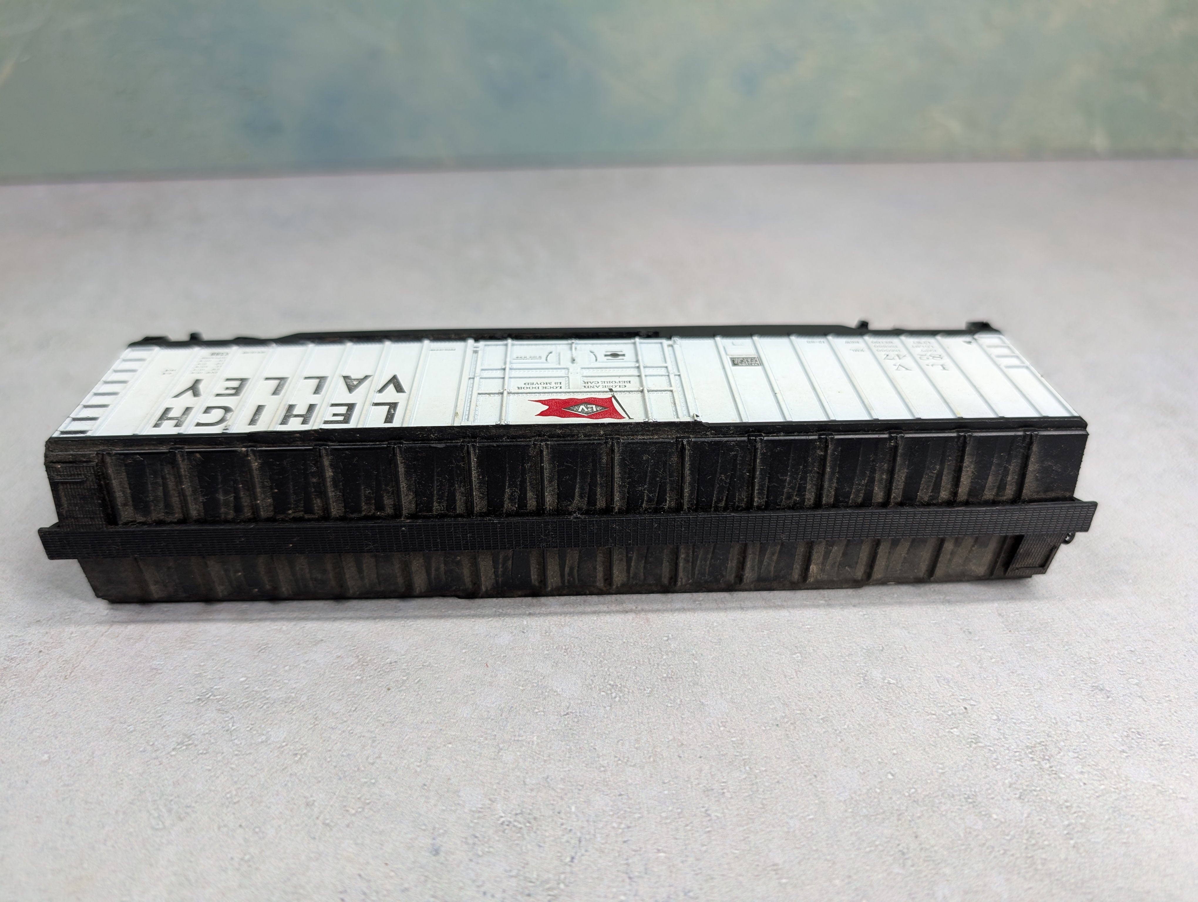 USED Athearn HO Scale 50' Box Car Lehigh Valley LV #8247