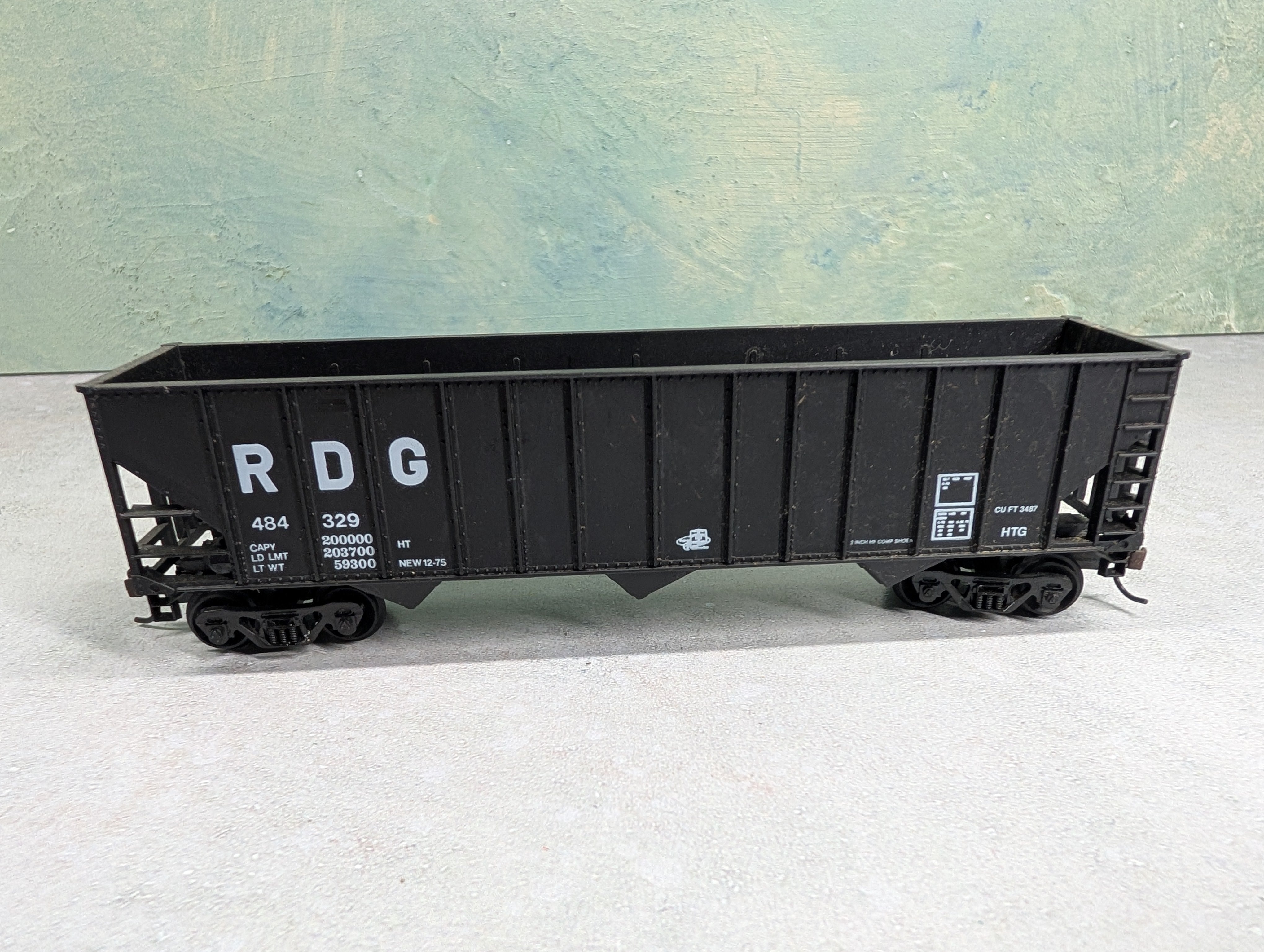 USED HO Scale 3 Bay Open Hopper Reading RDG #484329