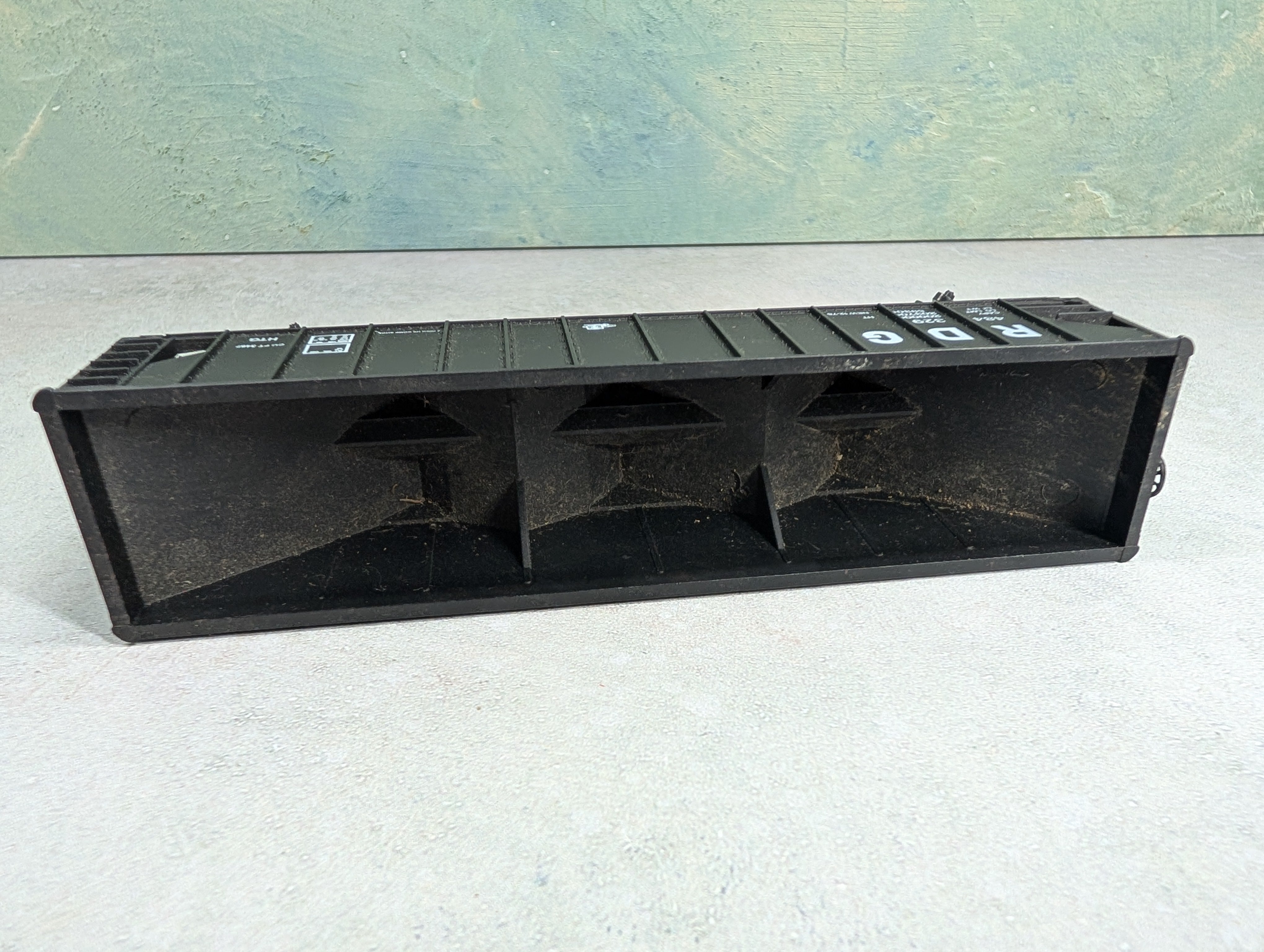 USED HO Scale 3 Bay Open Hopper Reading RDG #484329