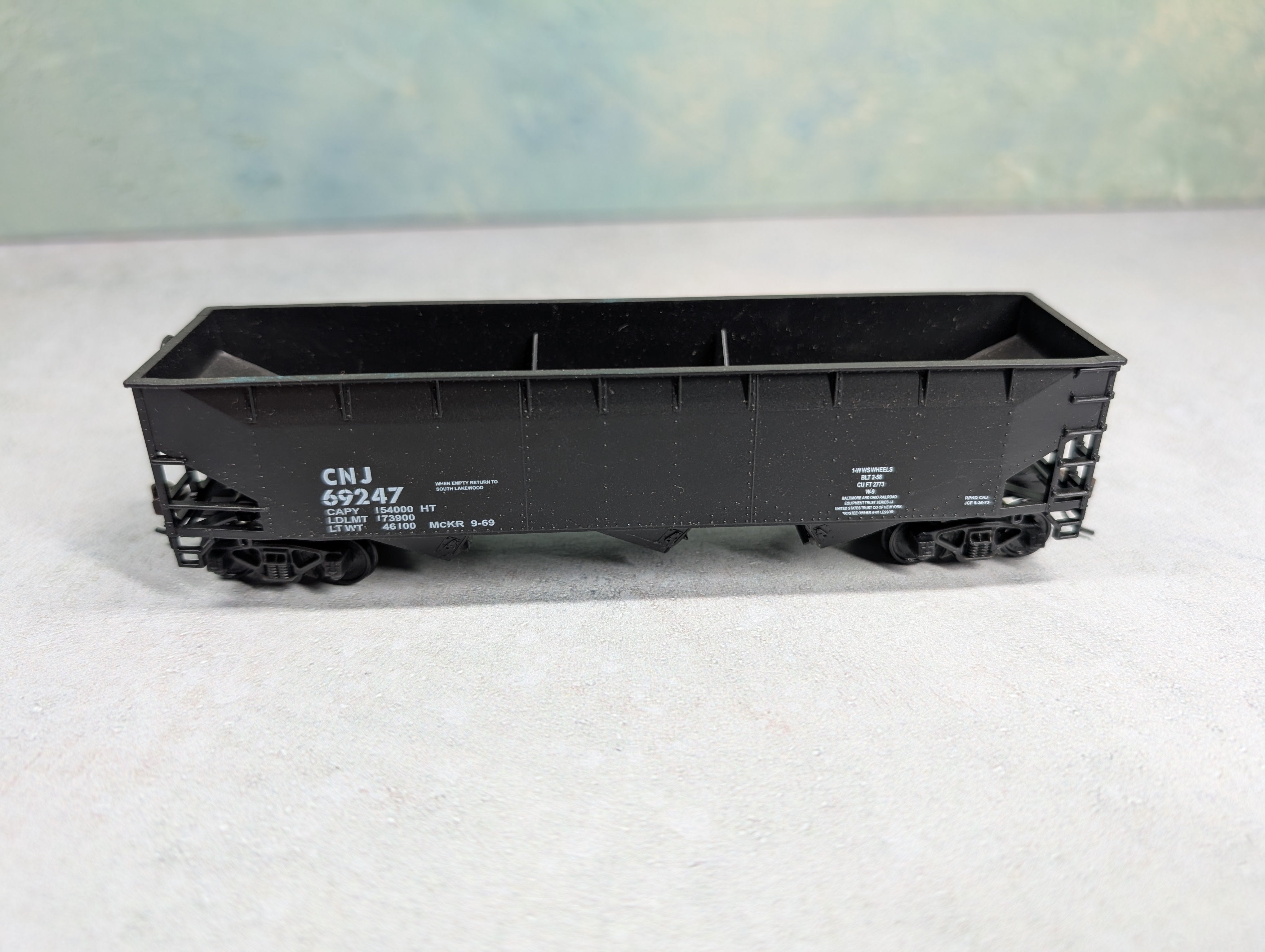 USED HO Scale 3 Bay Open Hopper Central Railroad of New Jersey CNJ #69247