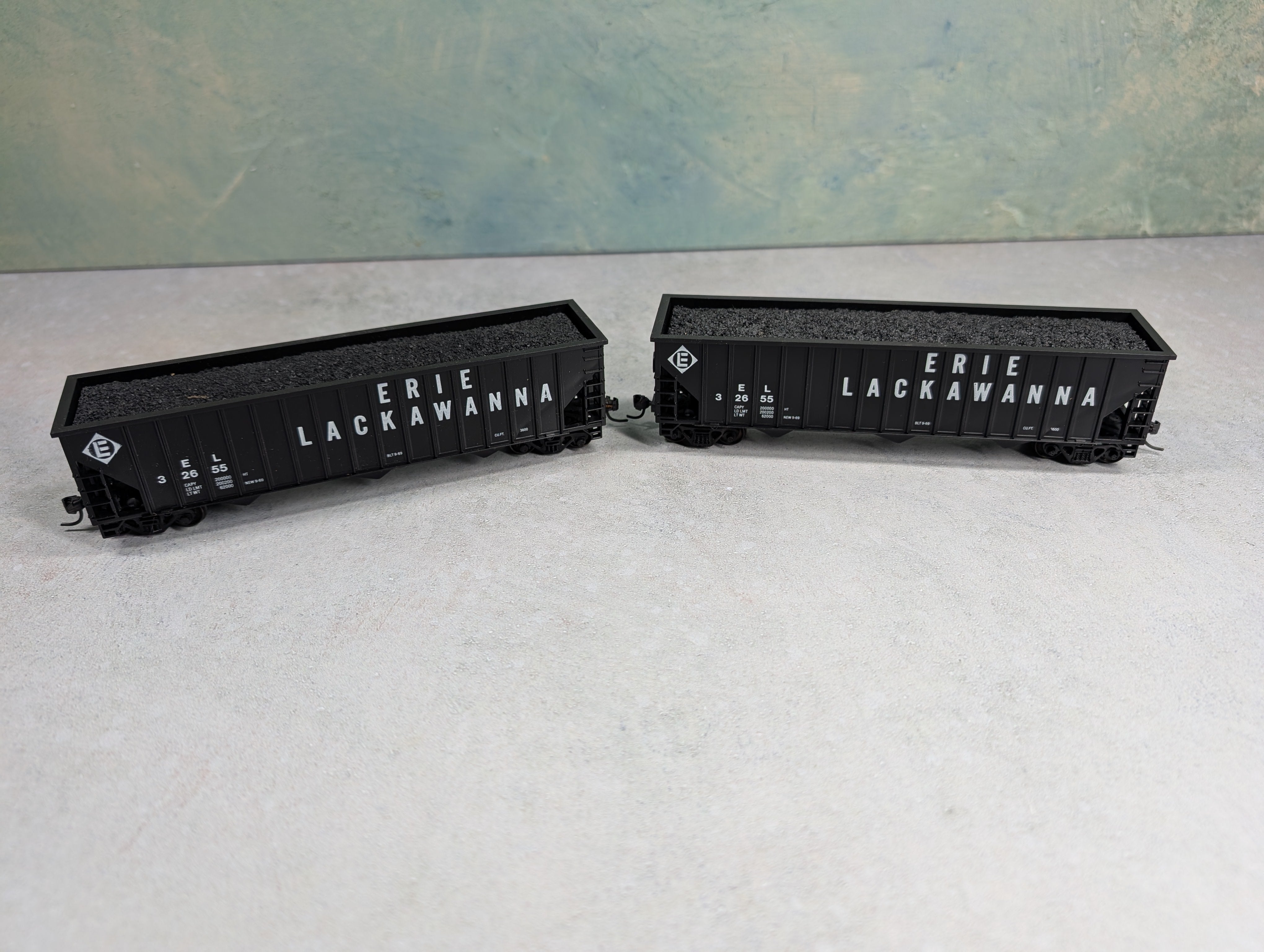 USED HO Scale 3 Bay Open Hoppers Erie Lackawanna EL #32655 w/ Coal Load (2 pcs)