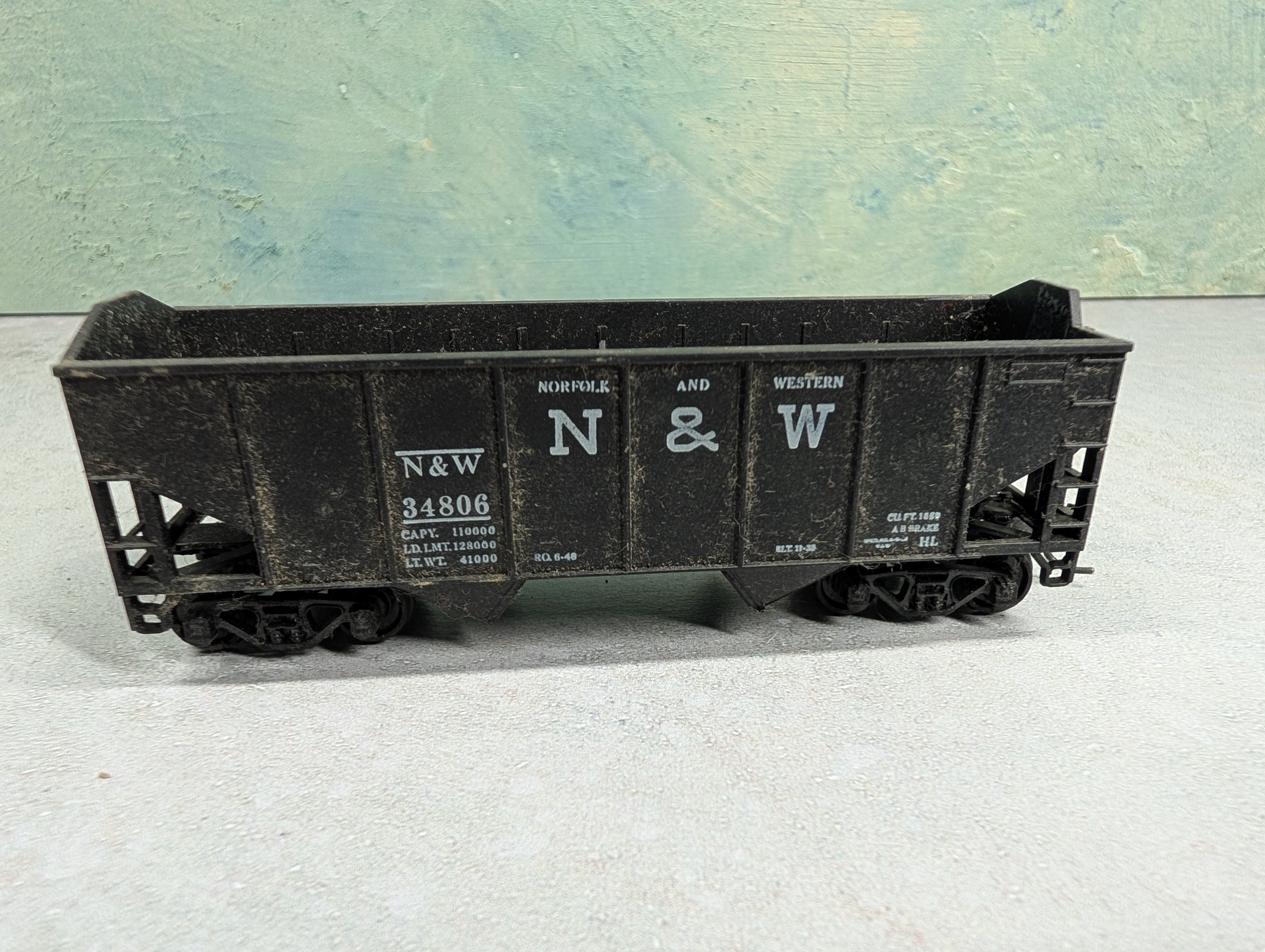 USED Athearn HO Scale 2 Bay Open Hopper Norfolk & Western NW #34806