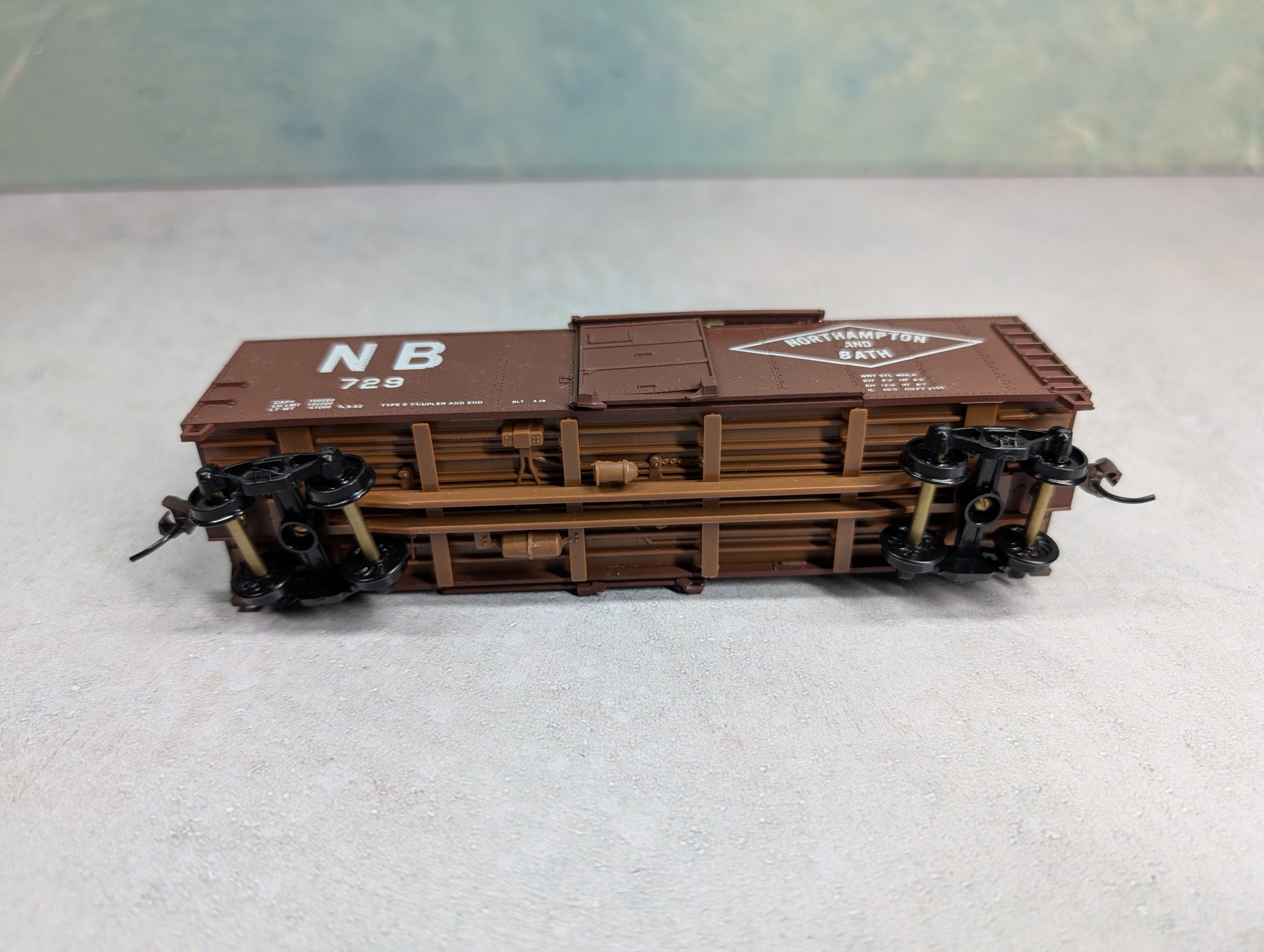 USED Walthers HO Scale 40' Box Car Northampton and Bath NB #729