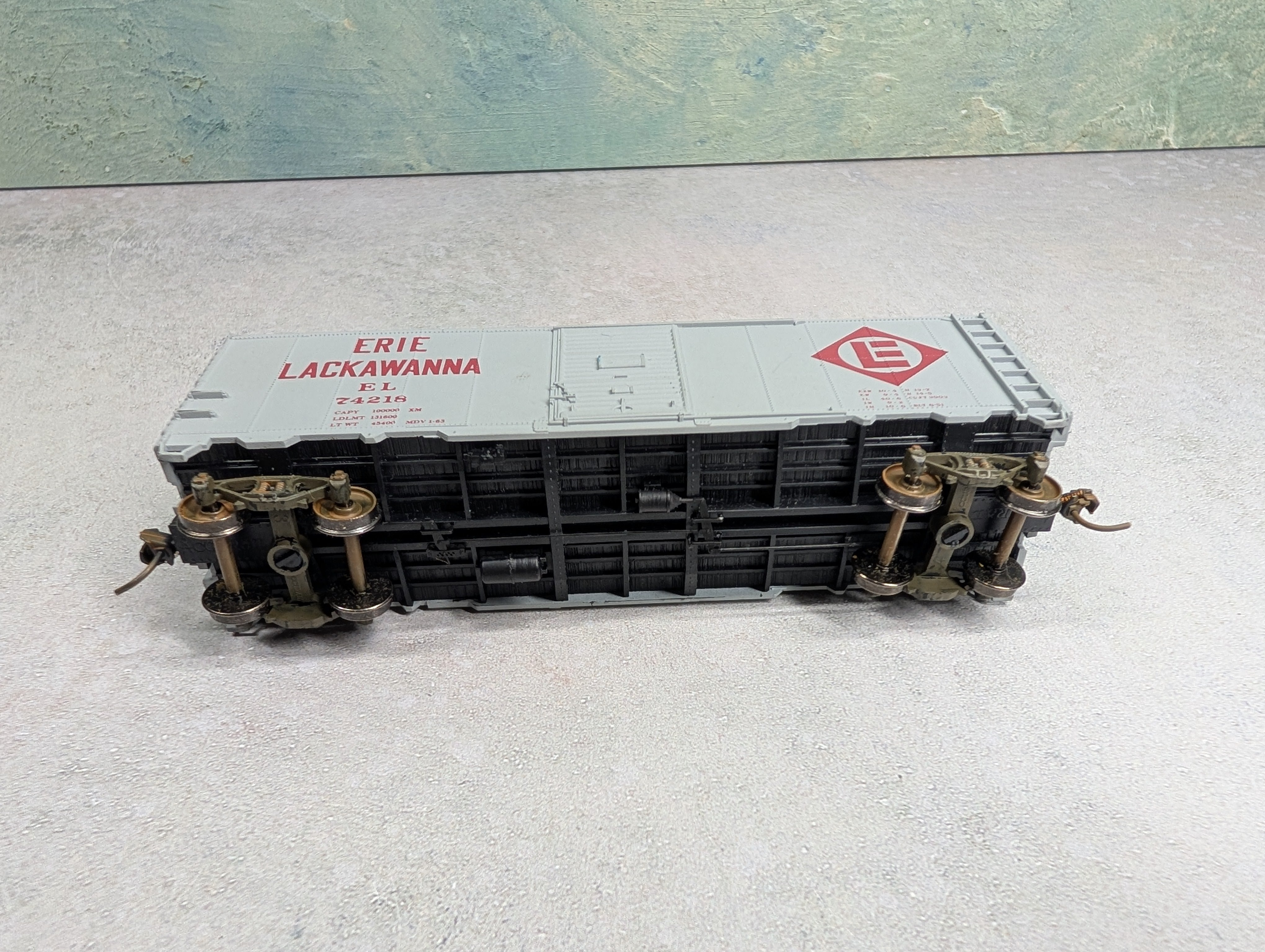 USED Accurail HO Scale 40' Box Car Erie Lackawanna EL #74218