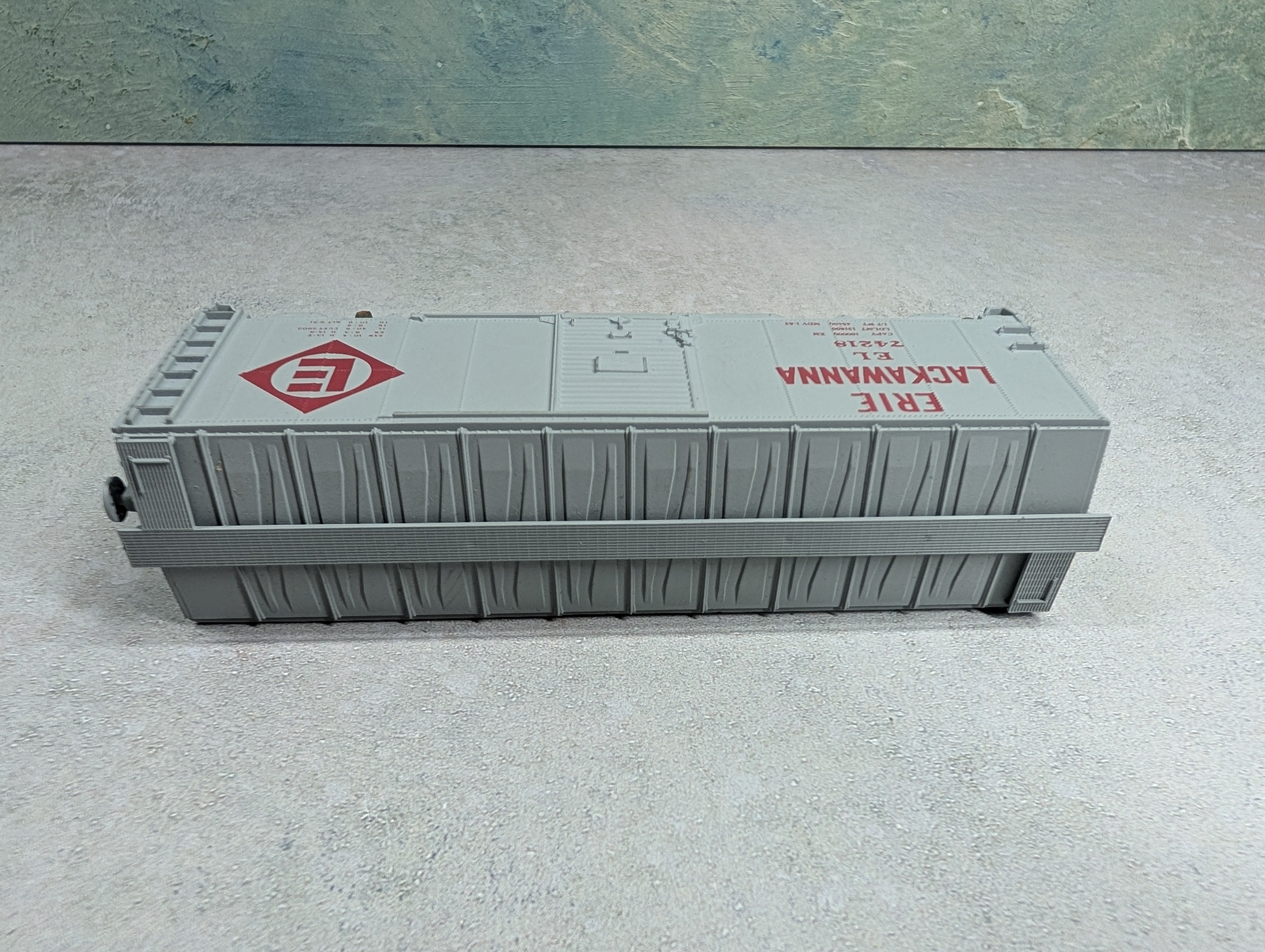 USED Accurail HO Scale 40' Box Car Erie Lackawanna EL #74218