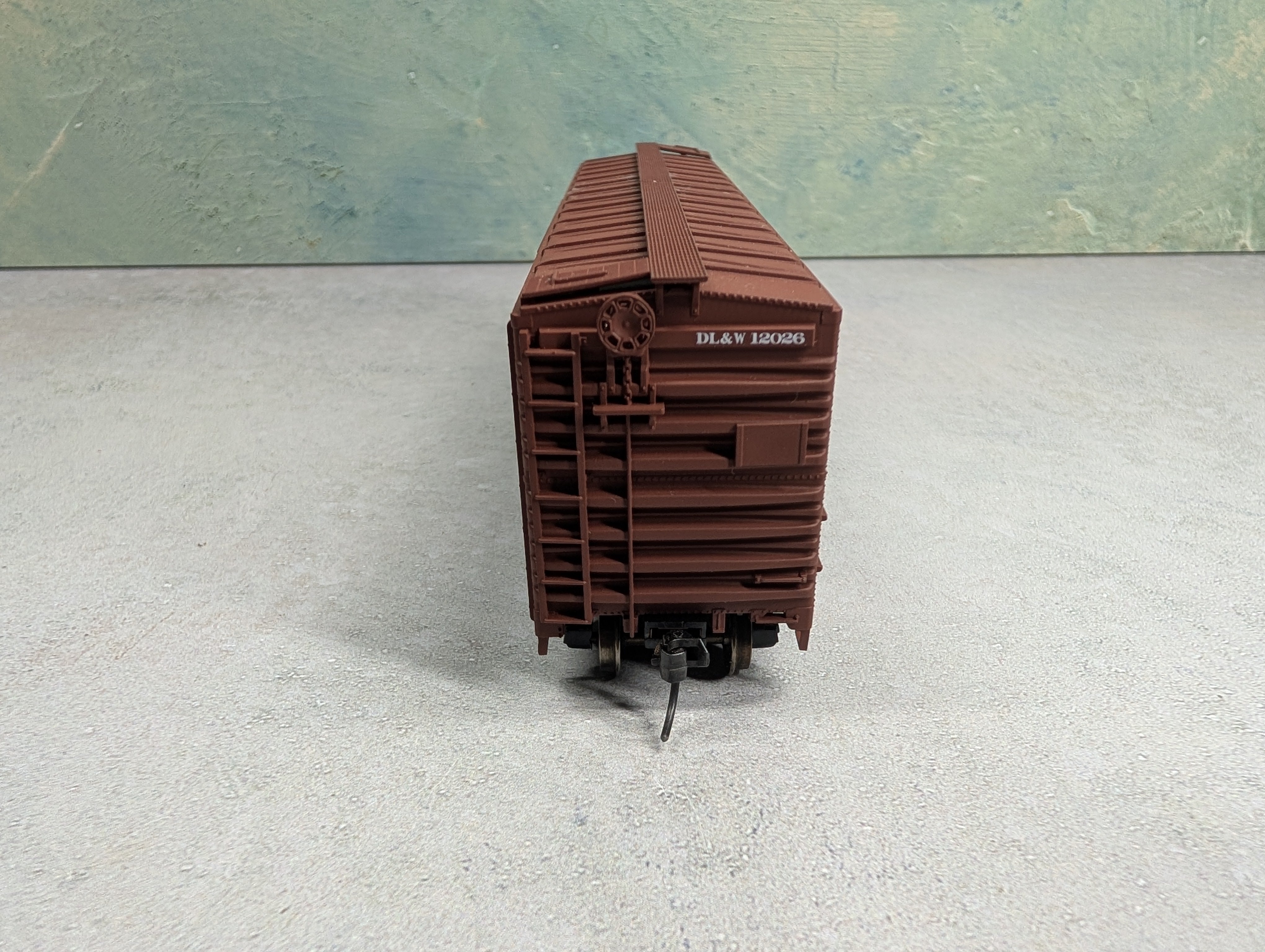 USED Accurail HO Scale 50' Box Car Lackawanna DL&W #12026