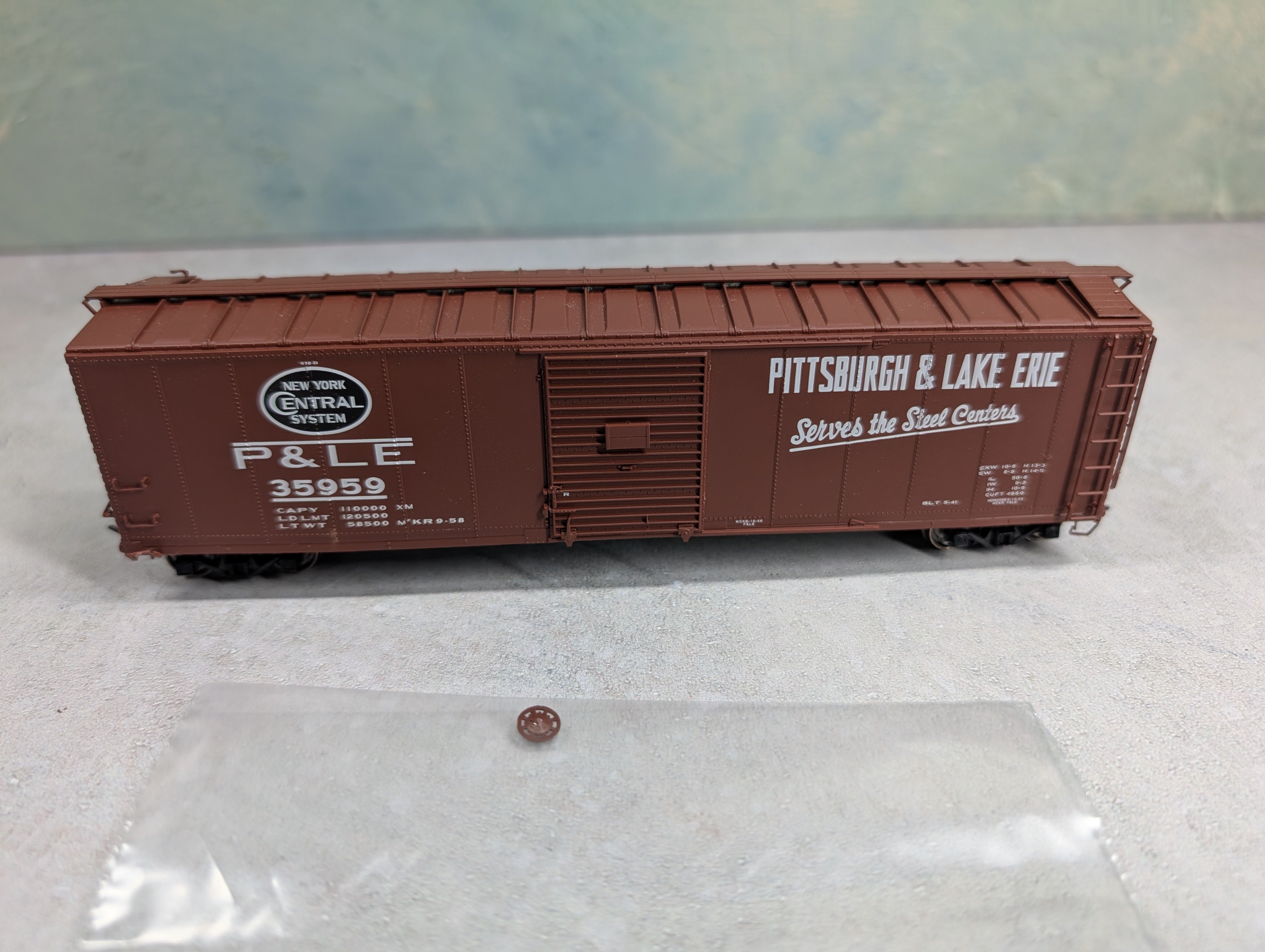 USED Life-Like HO Scale Proto 2000 - 50' Box Car Pittsburgh & Lake Erie P&LE #35959