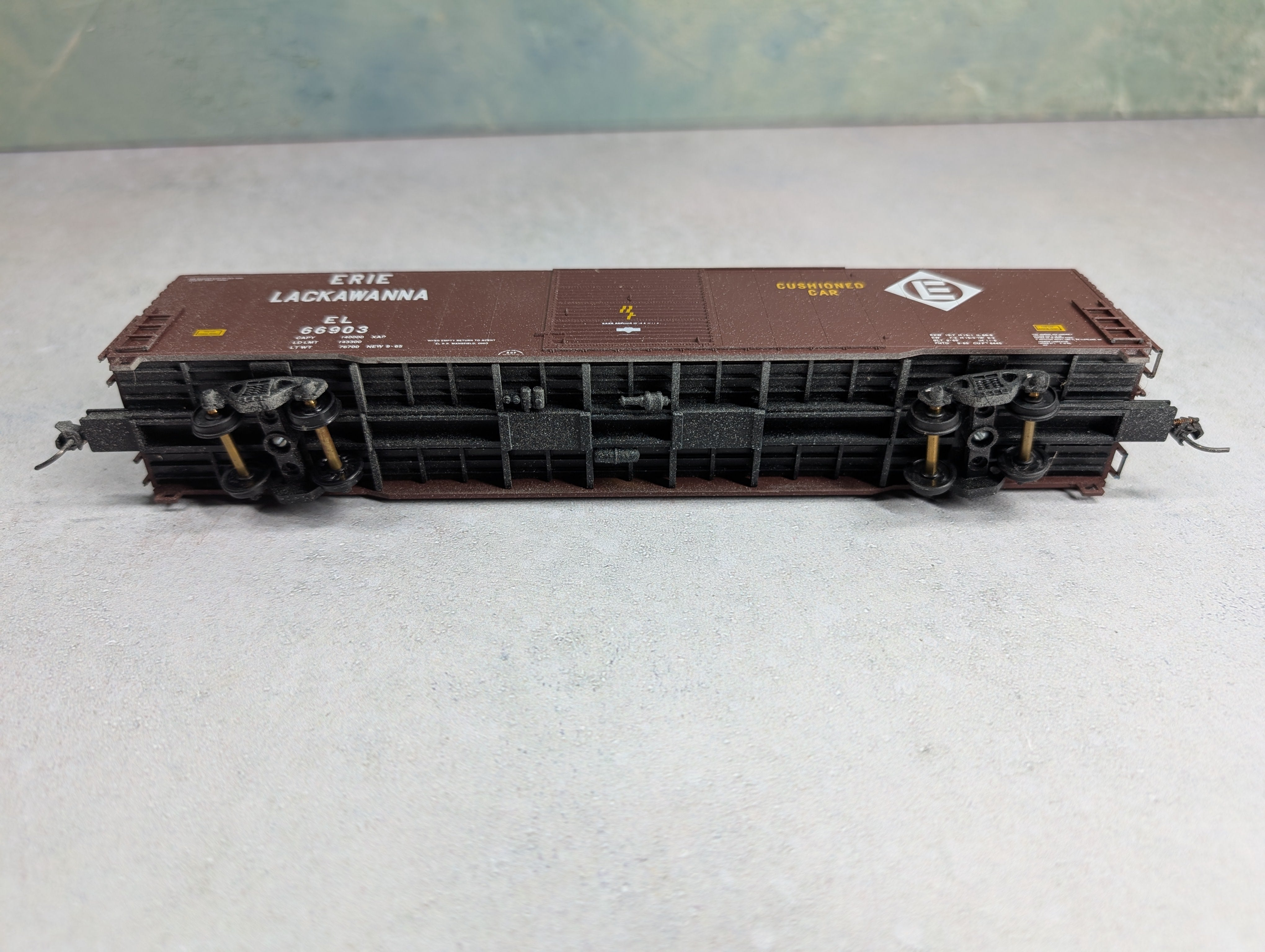 USED Con-Cor HO Scale 60' Box Car Erie Lackawanna EL #66903 Weathered