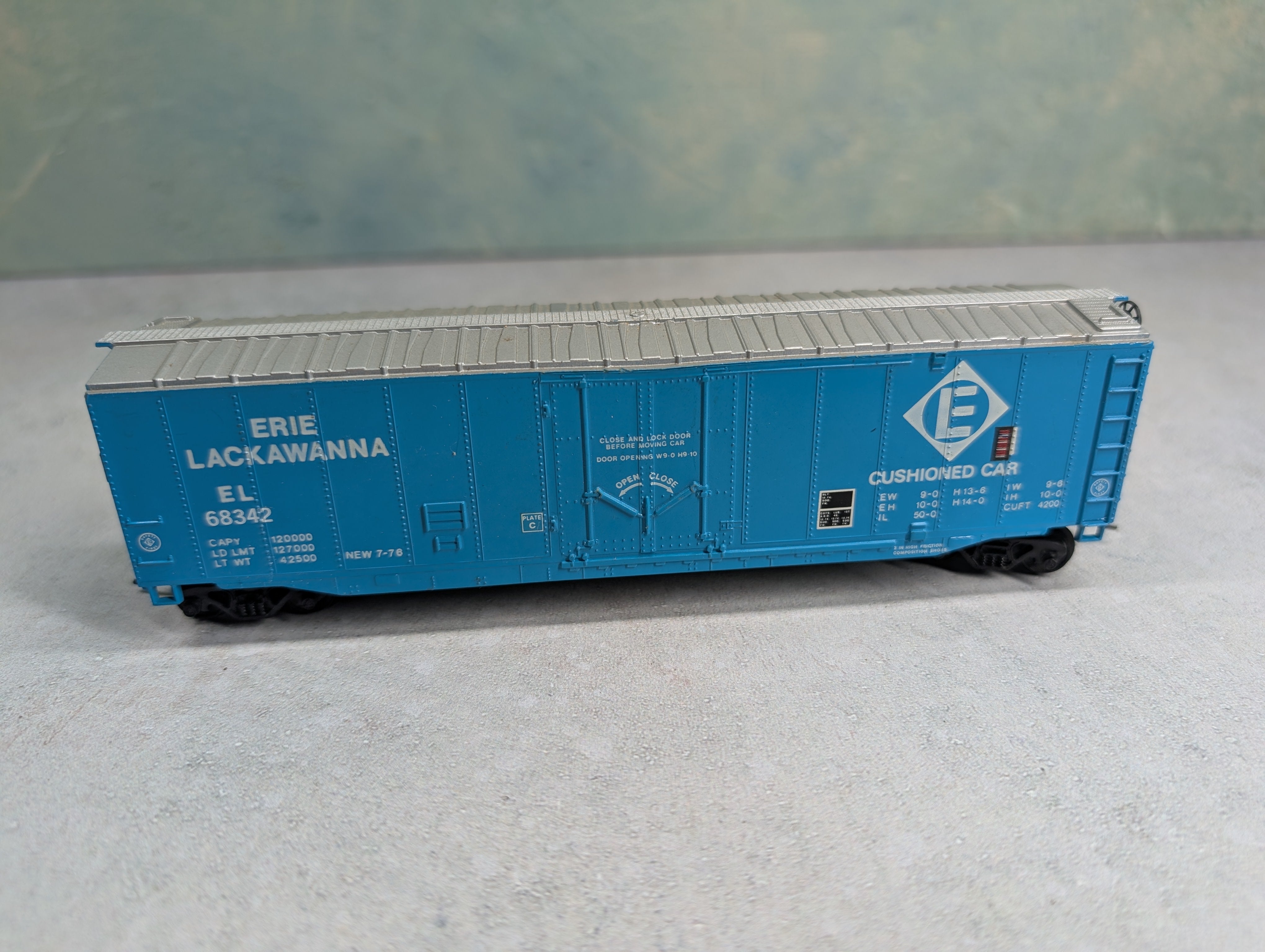 USED Bachmann HO Scale 50' Box Car Erie Lackawanna EL #68342 Kadee Couplers