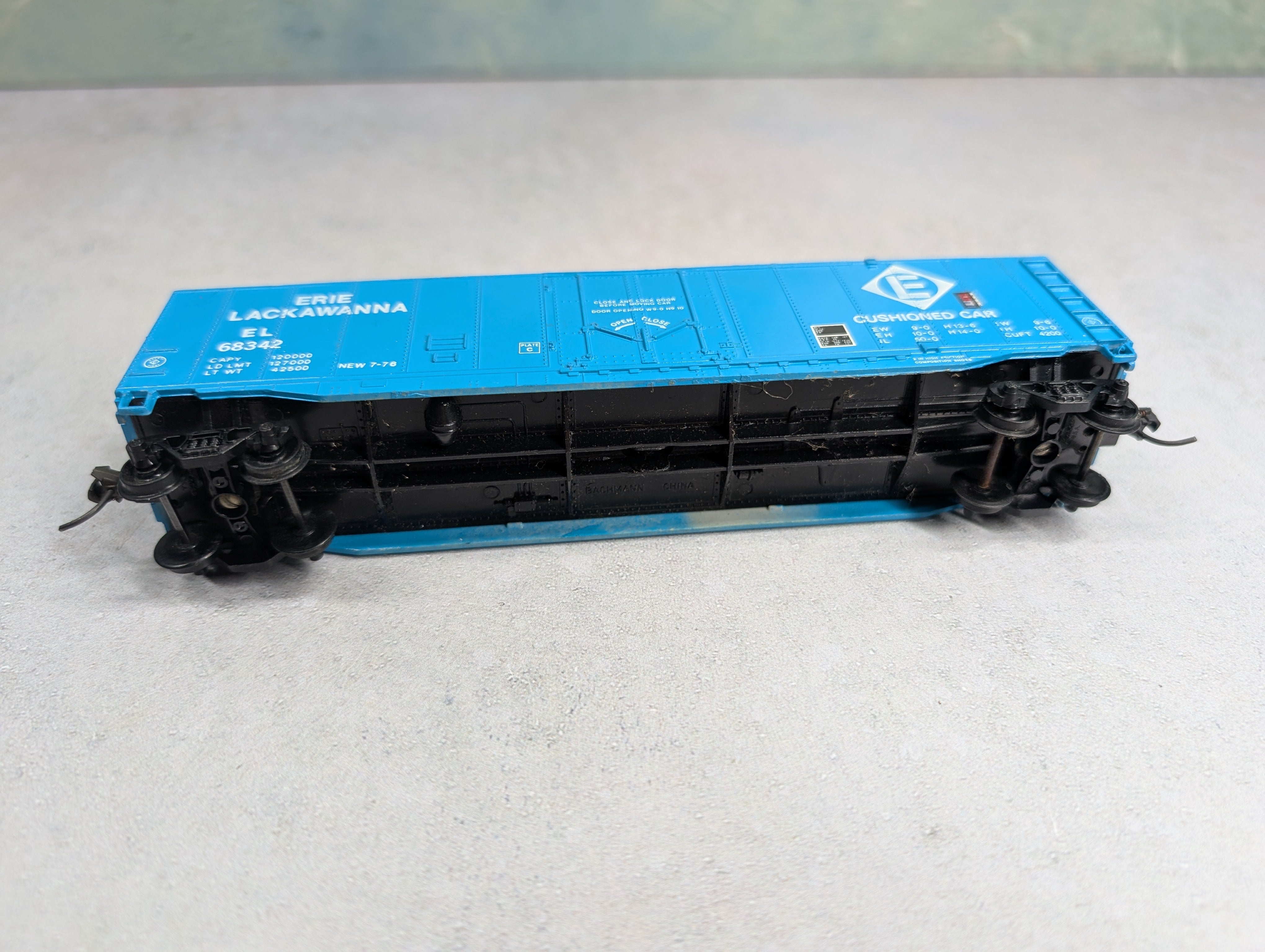 USED Bachmann HO Scale 50' Box Car Erie Lackawanna EL #68342 Kadee Couplers