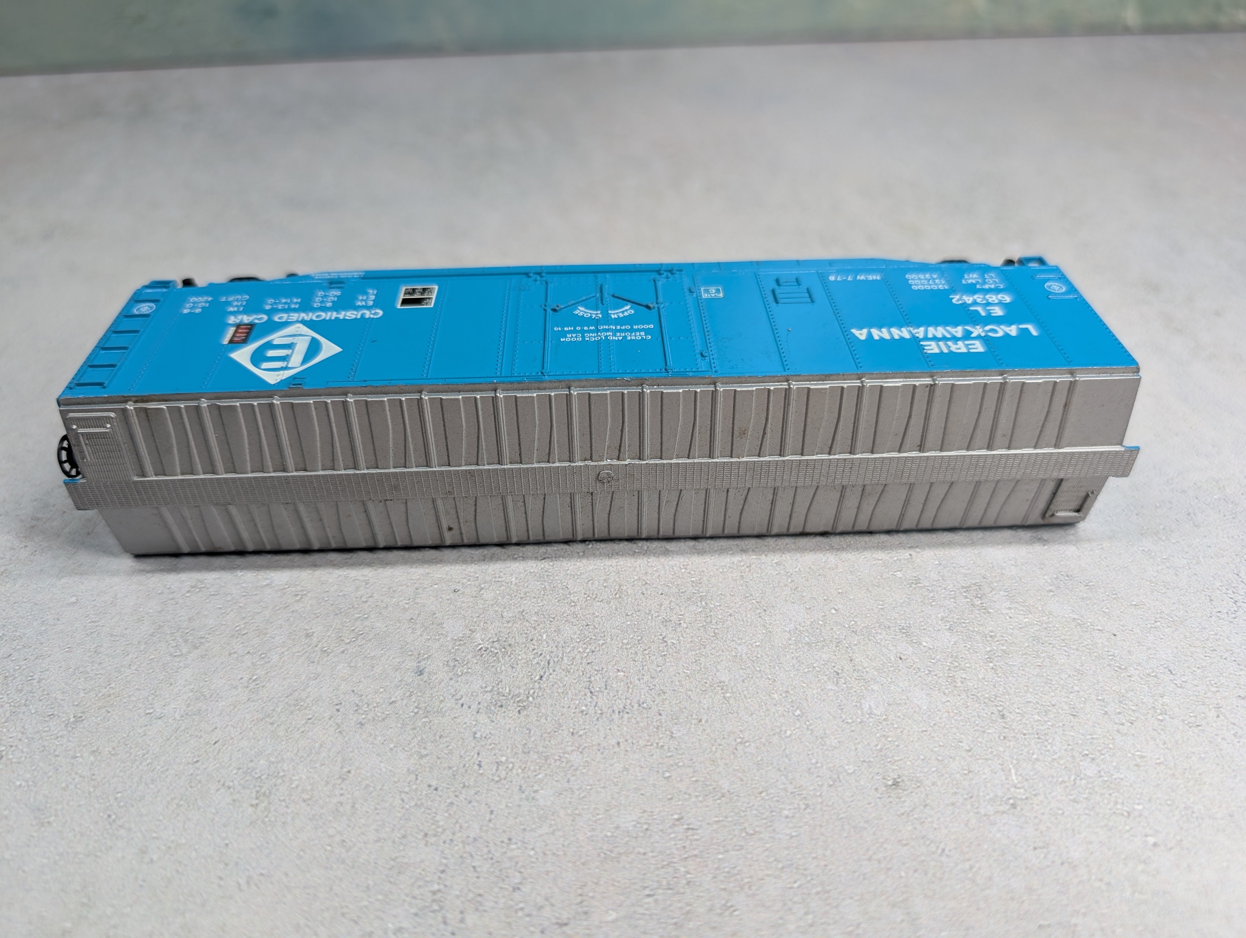 USED Bachmann HO Scale 50' Box Car Erie Lackawanna EL #68342 Kadee Couplers