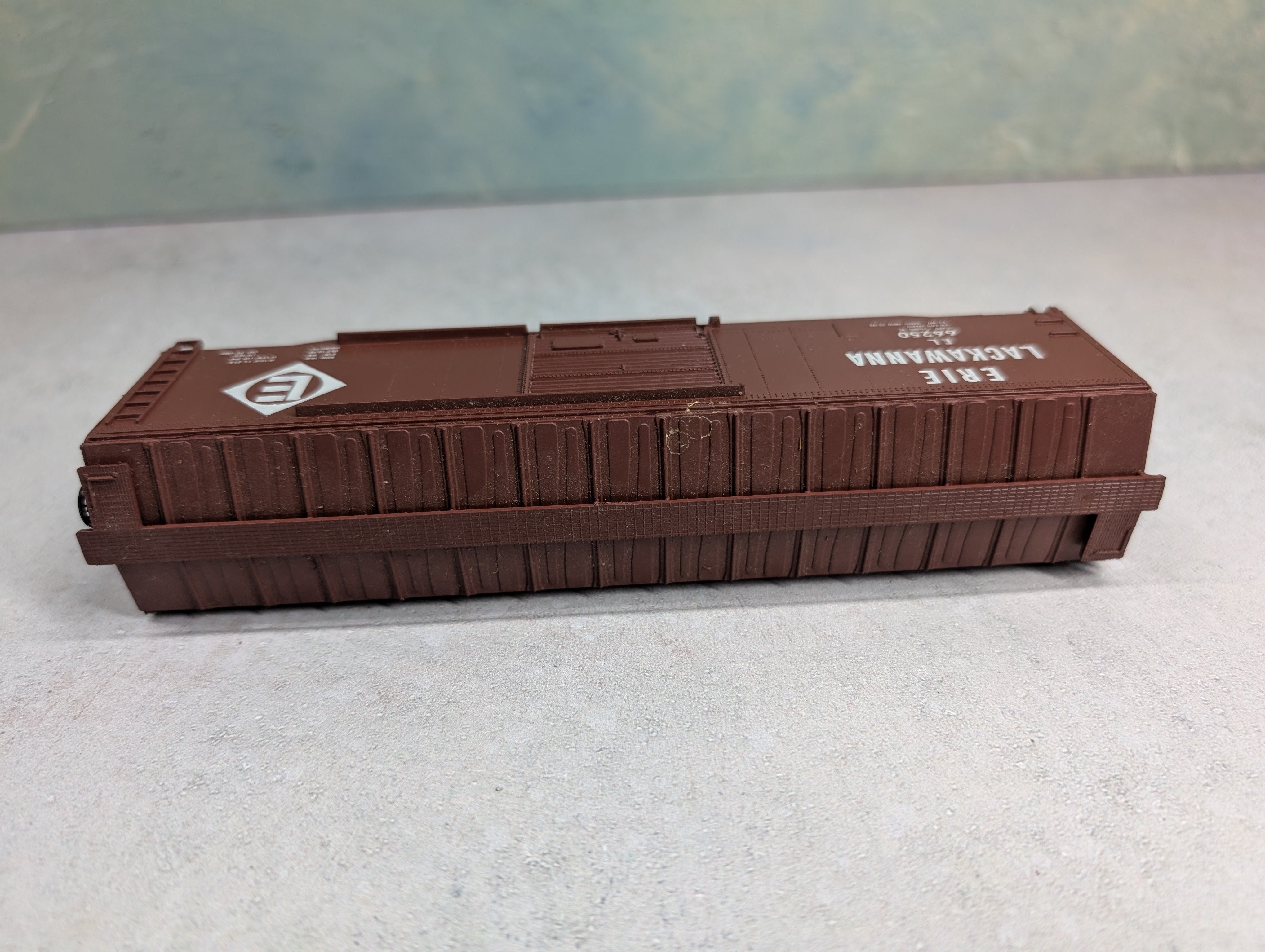 USED Roundhouse HO Scale 50' Box Car Erie Lackawanna EL #66250
