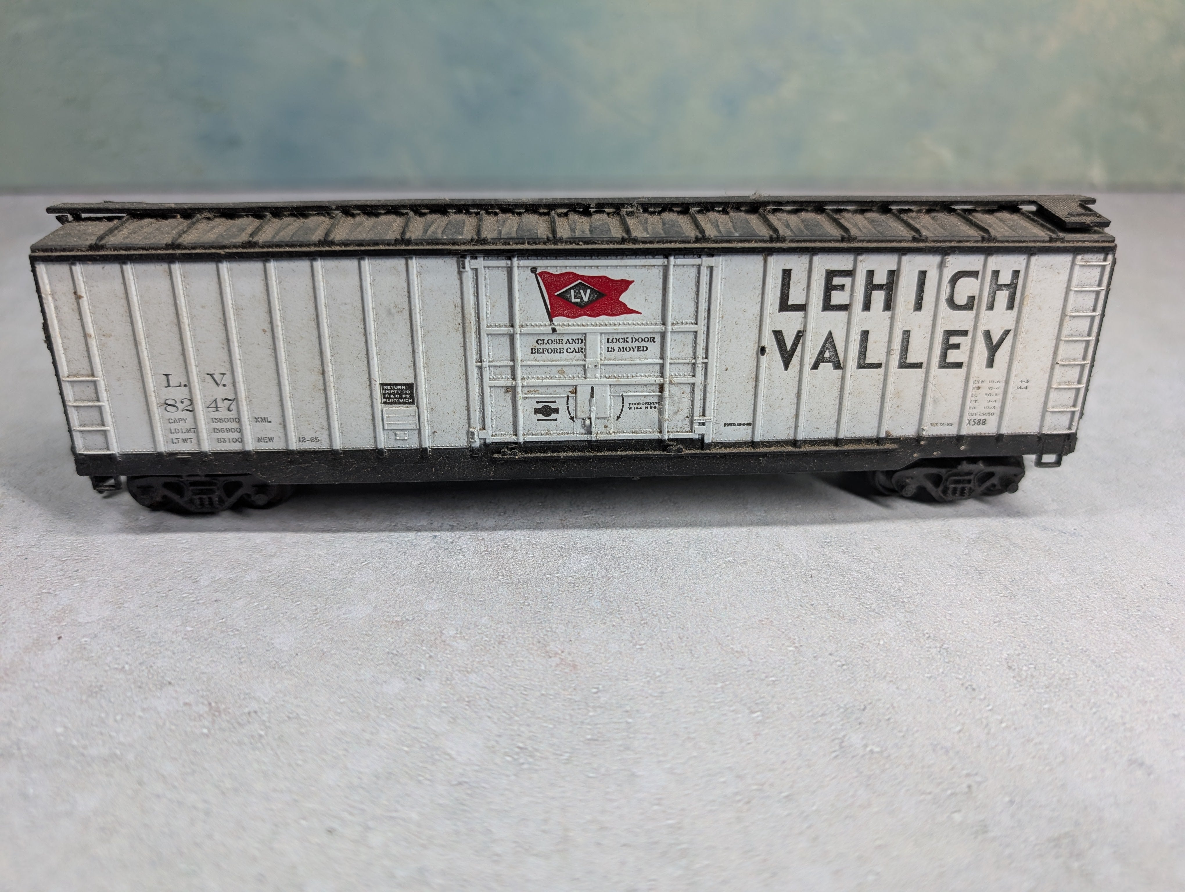 USED Athearn HO Scale 50' Box Car Lehigh Valley LV #8247