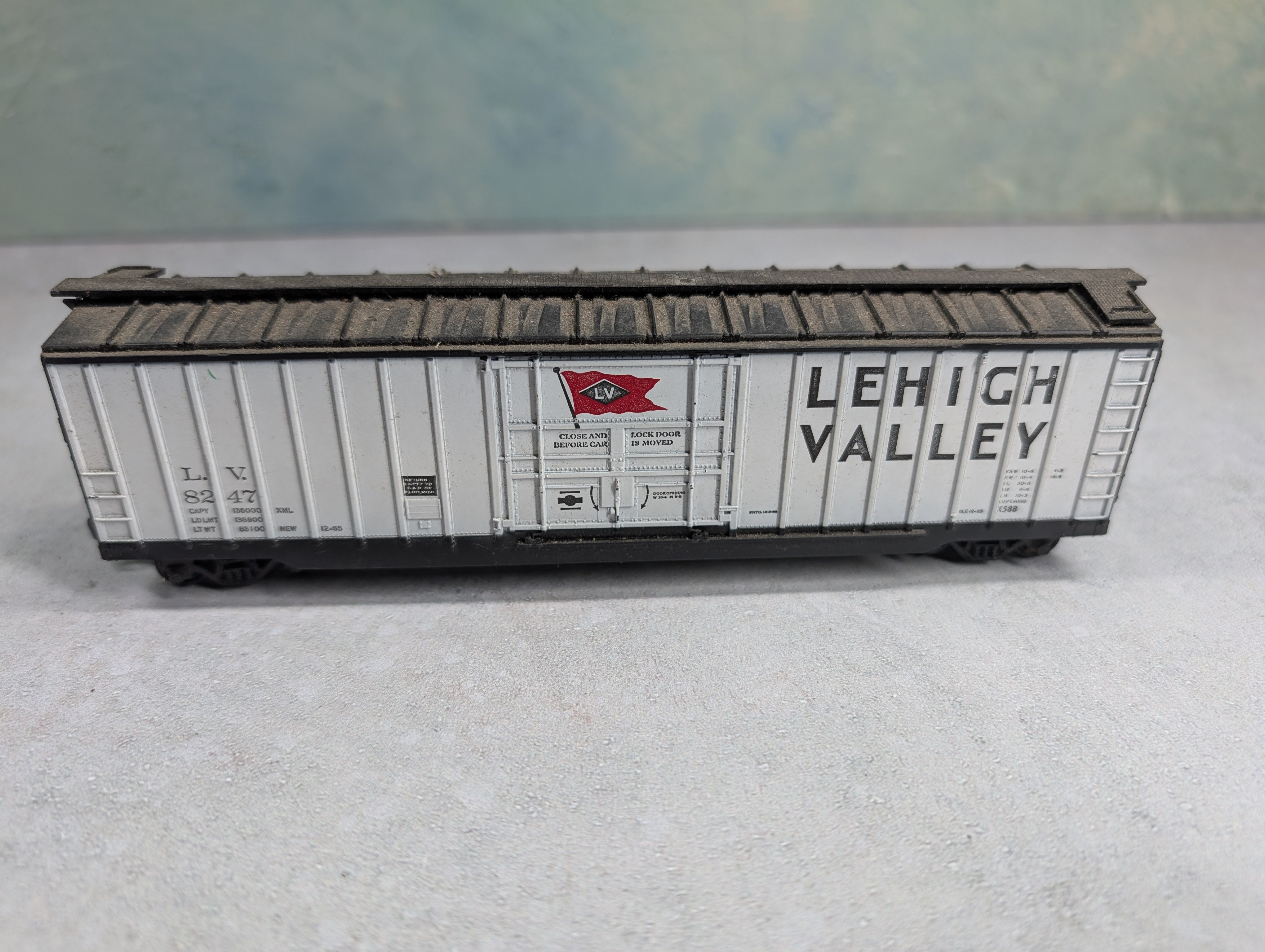 USED Athearn HO Scale 50' Box Car Lehigh Valley LV #8247