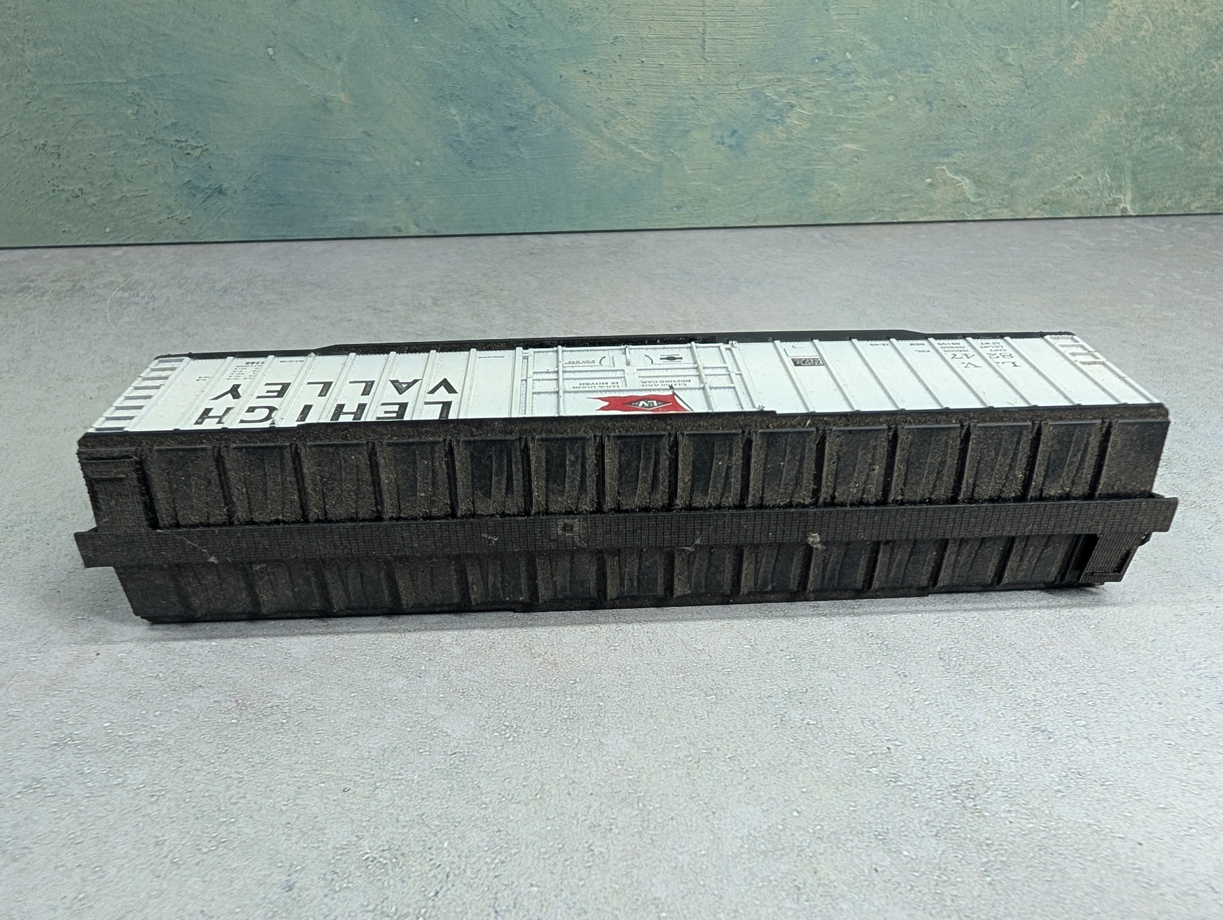 USED Athearn HO Scale 50' Box Car Lehigh Valley LV #8247