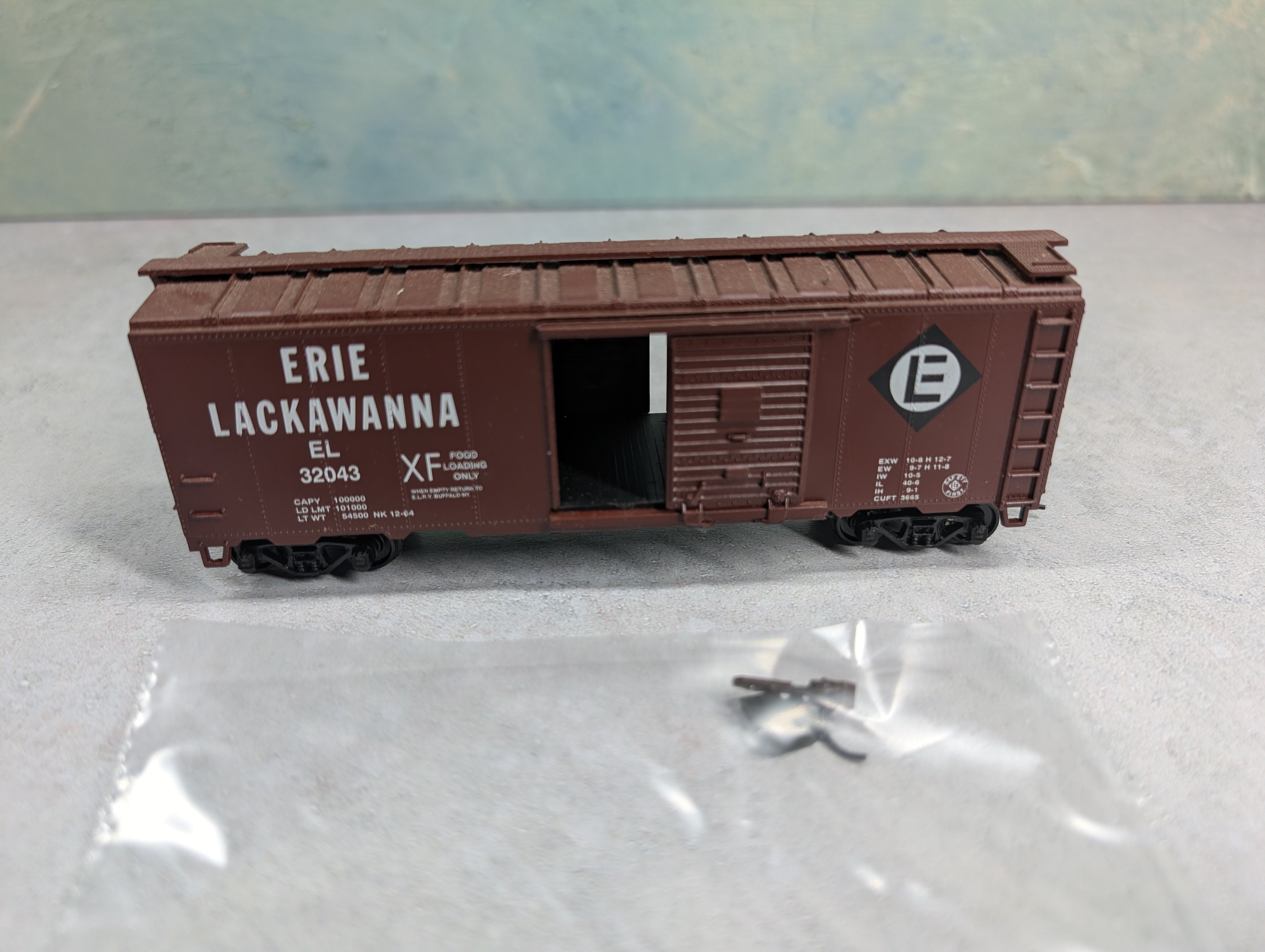 USED Athearn HO Scale 40' Box Car Erie Lackawanna EL #32043