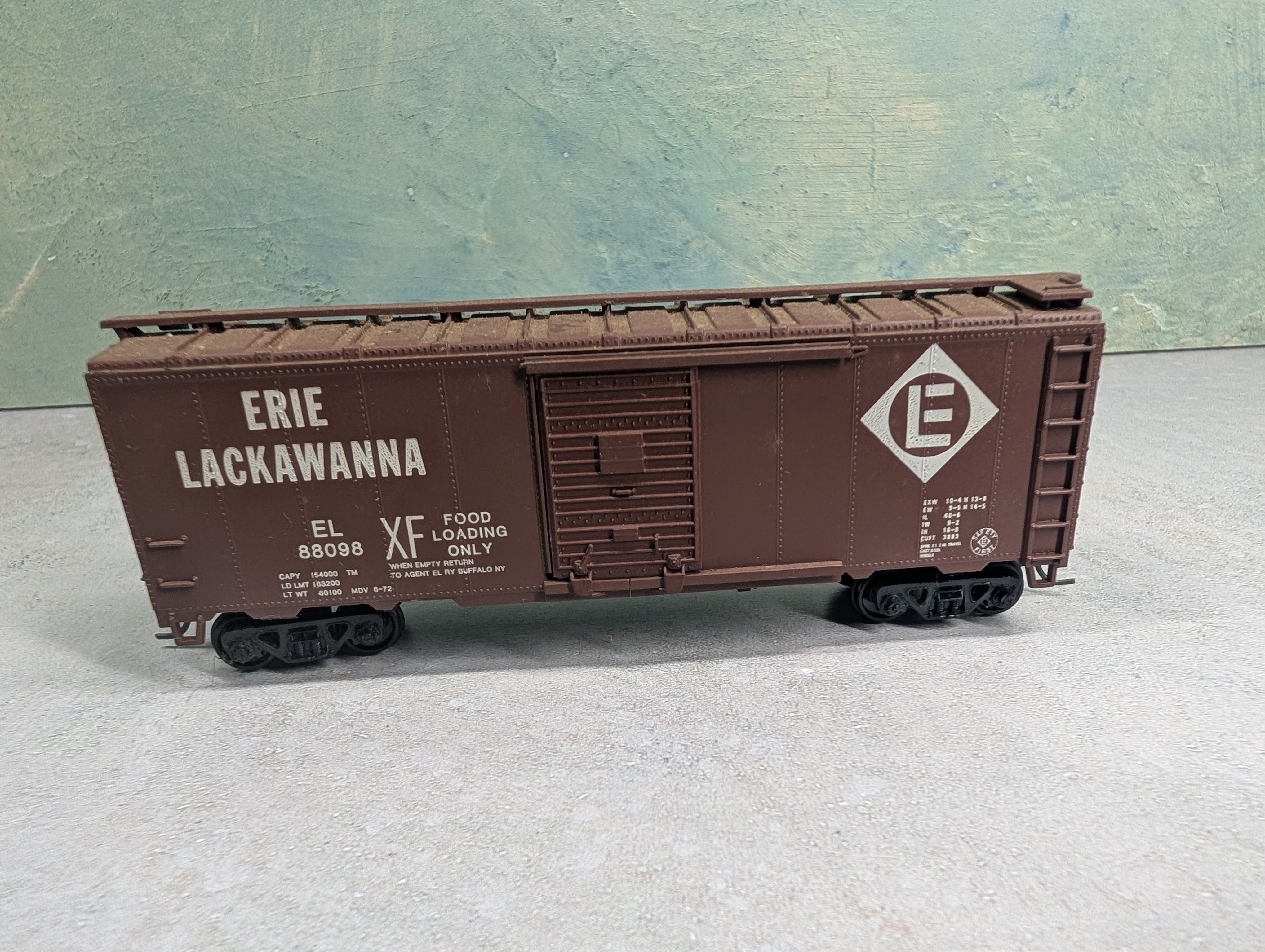 USED Athearn HO Scale 40' Box Car Erie Lackawanna EL #88098