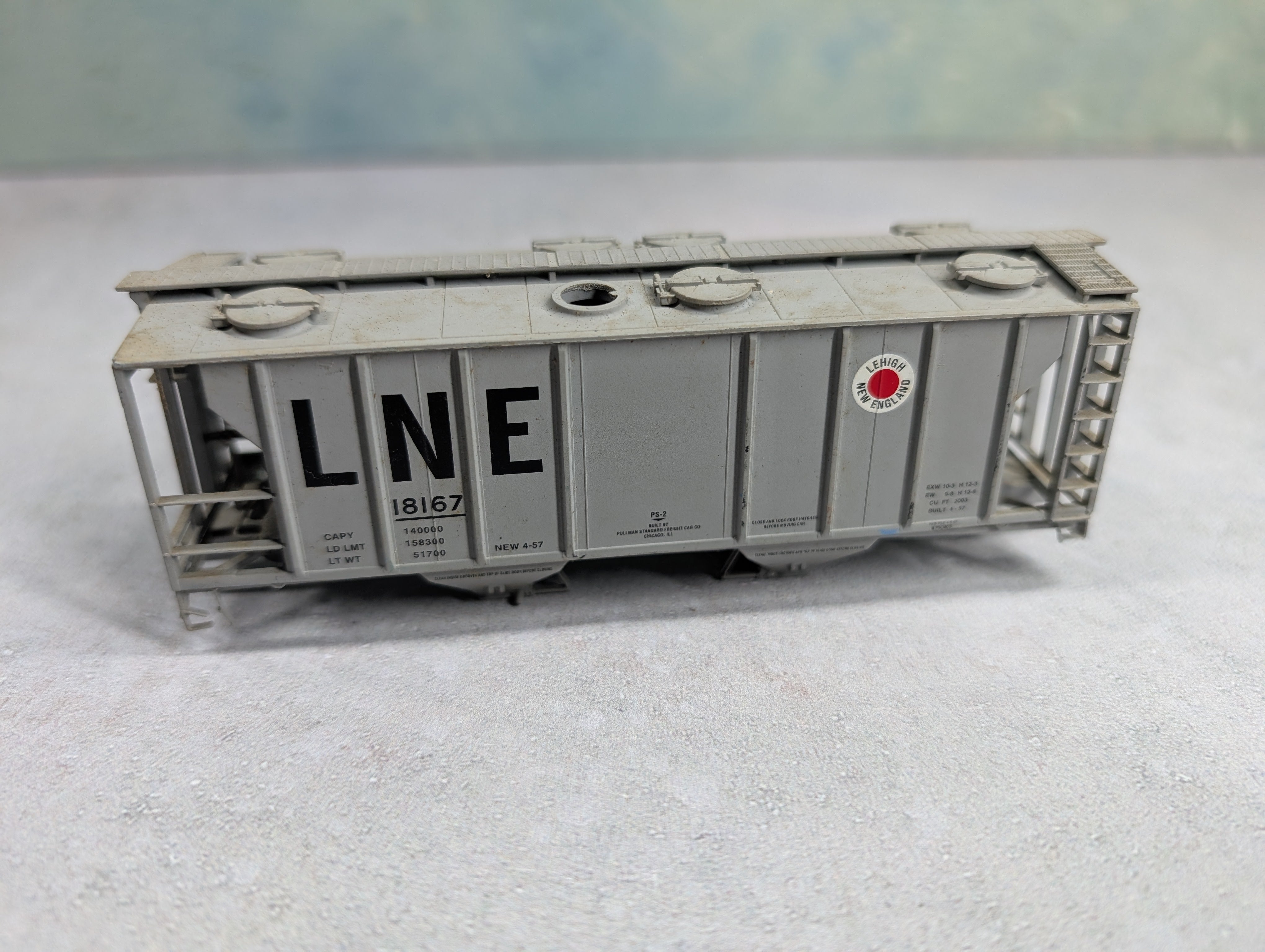 USED Atlas HO Scale Covered Hopper Lehigh and New England LNE #18167 Missing Parts