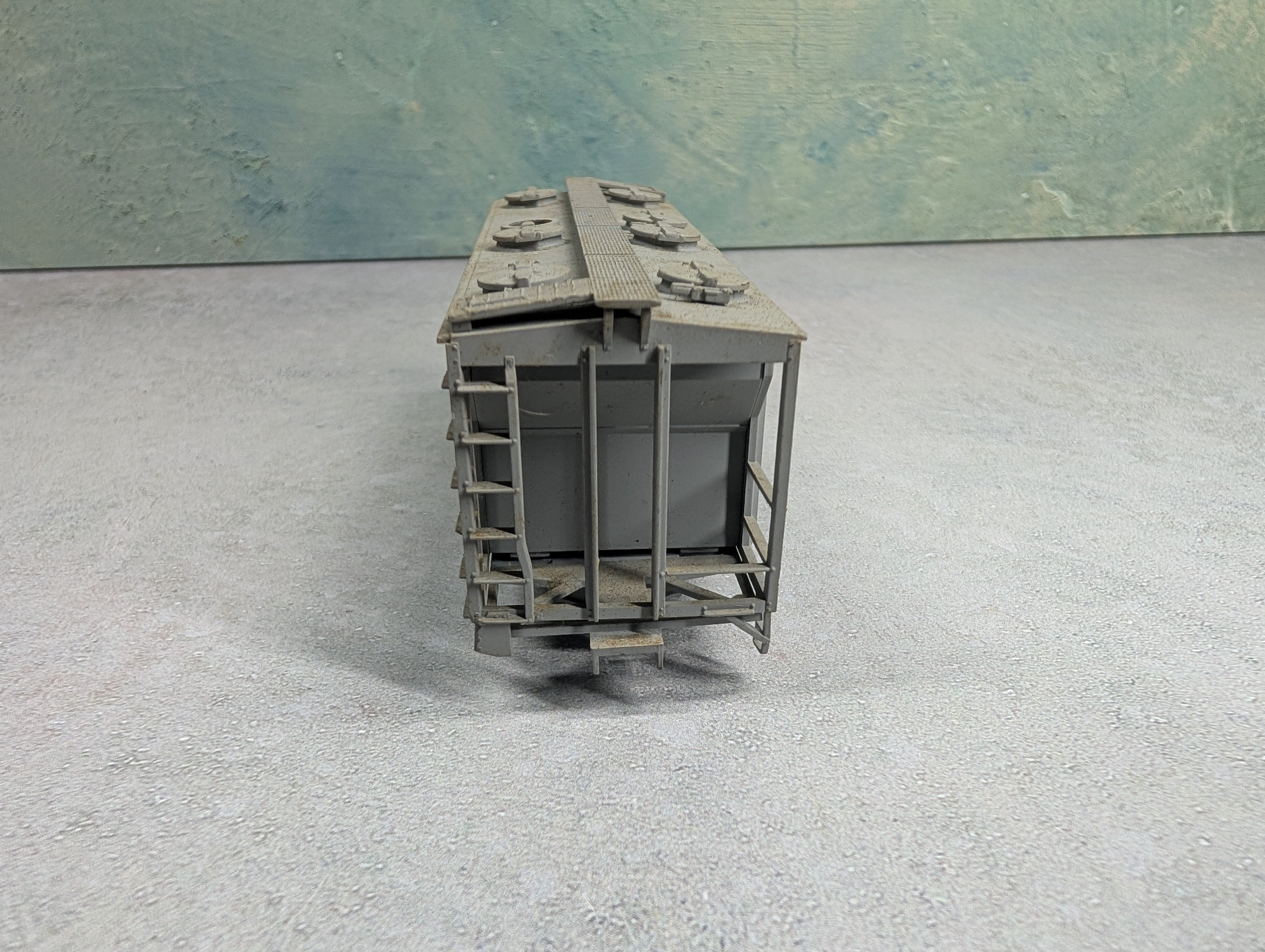 USED Atlas HO Scale Covered Hopper Lehigh and New England LNE #18167 Missing Parts