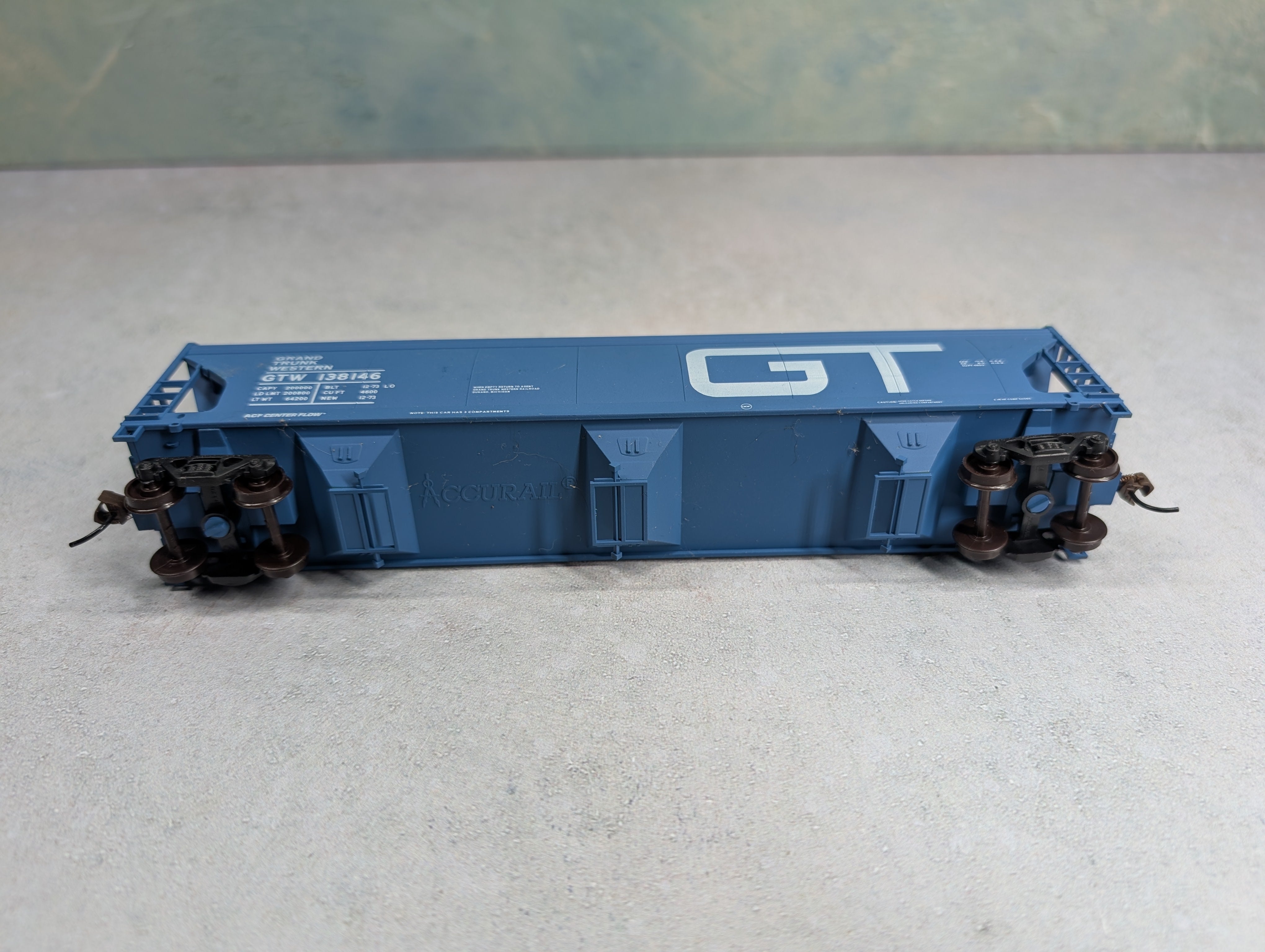 USED Accurail HO Scale Covered Hopper Grand Trunk Western GTW #138146