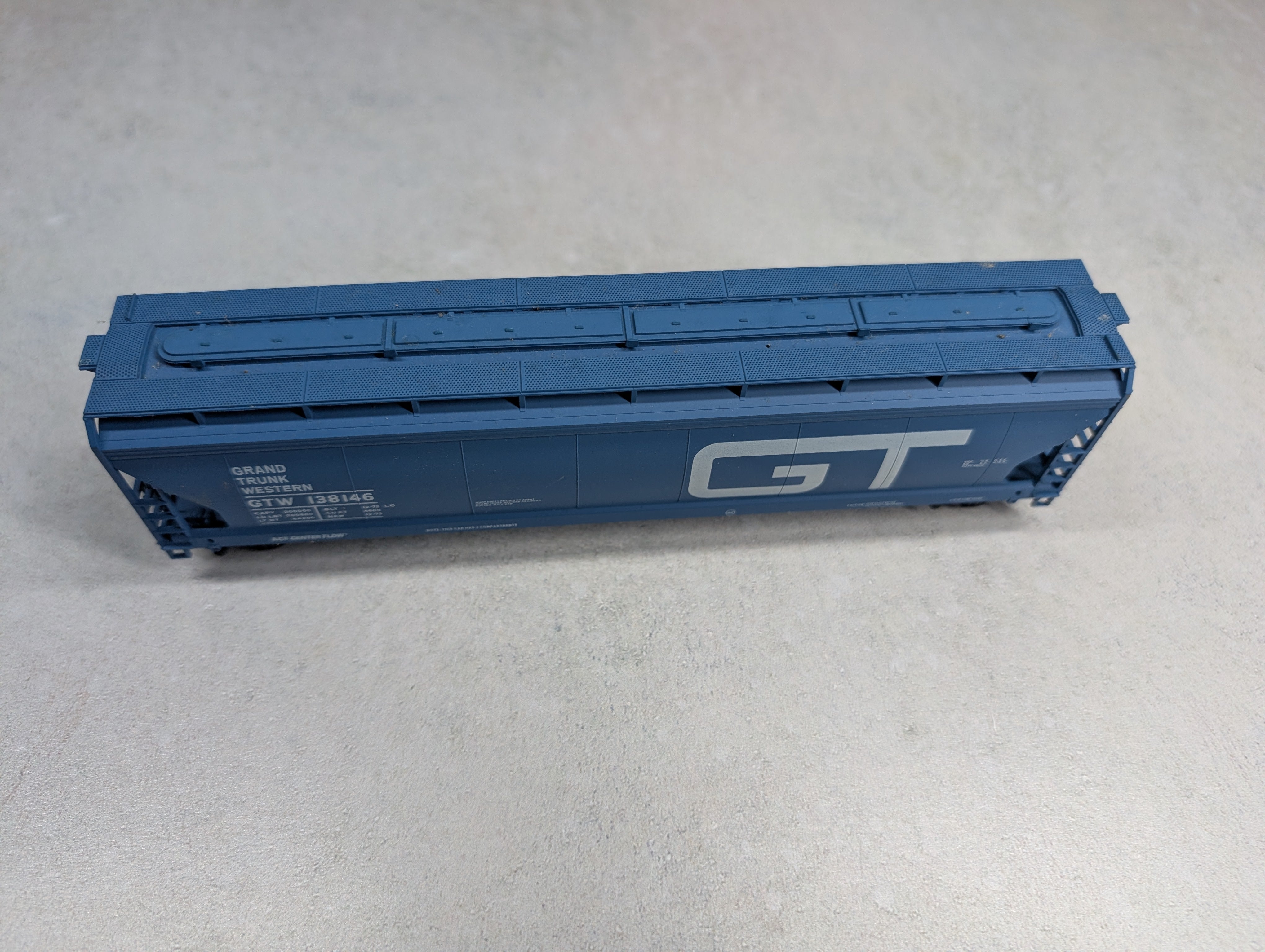 USED Accurail HO Scale Covered Hopper Grand Trunk Western GTW #138146
