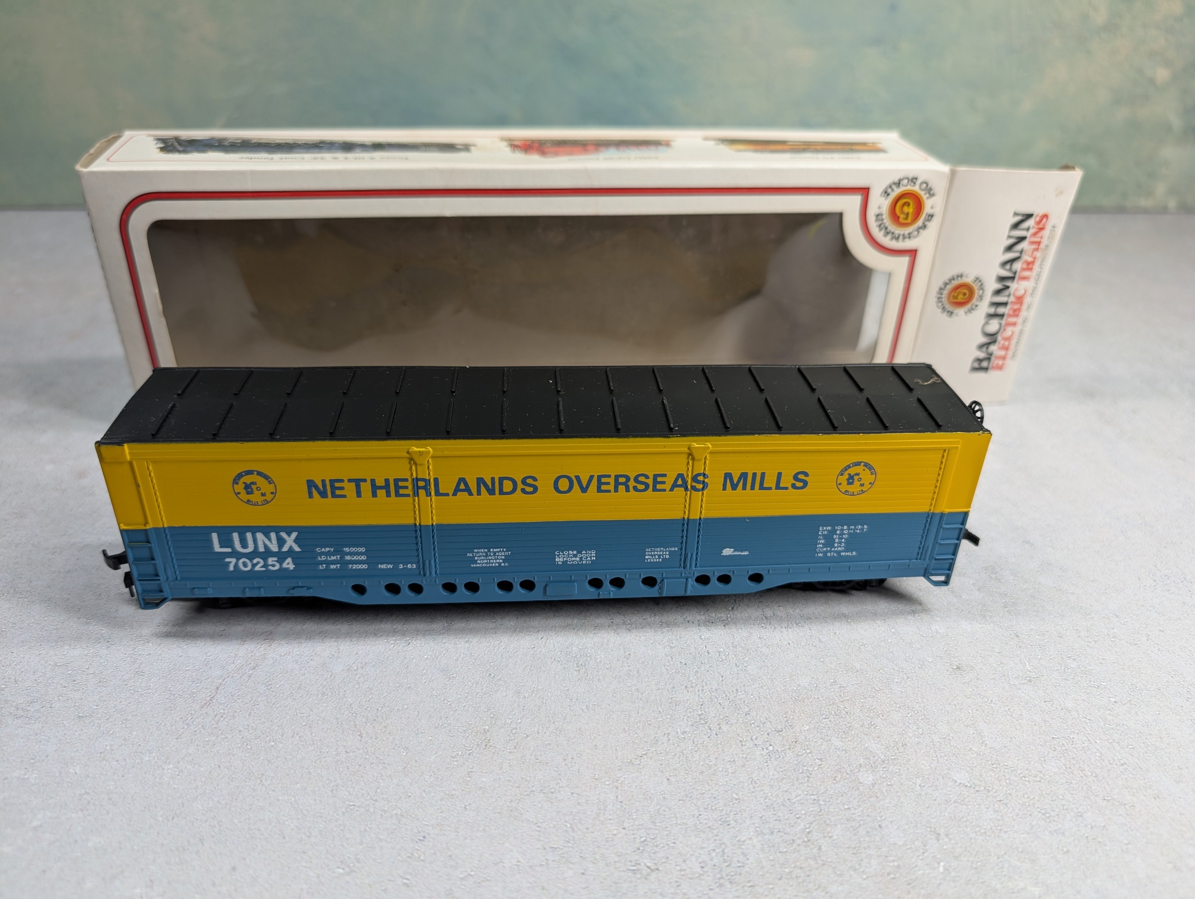 USED Bachmann HO Scale Box Car Netherlands Overseas Mills LUNX #70254