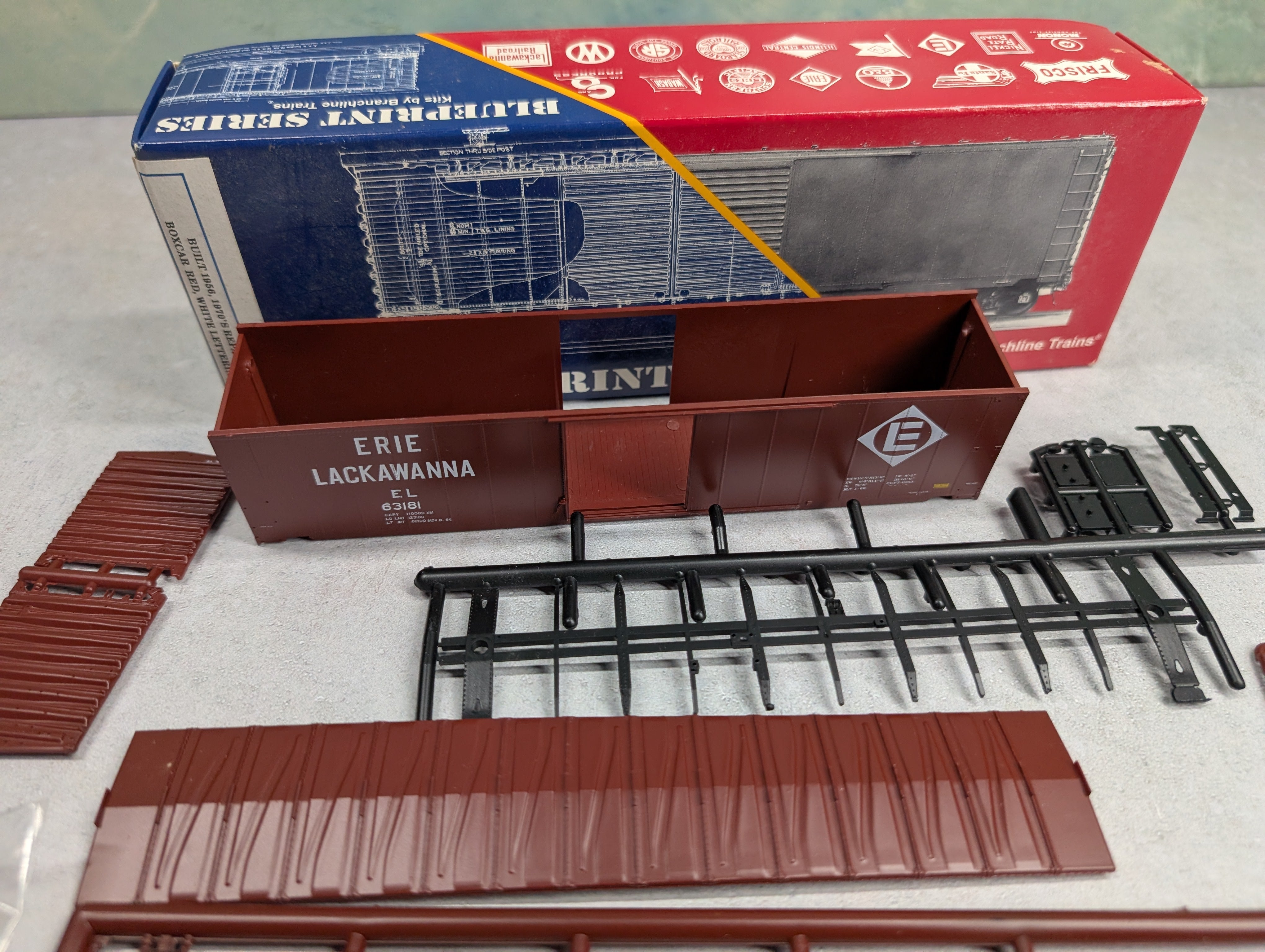 USED Branchline HO Scale 50' SD Box Car Erie Lackawanna EL #63181 KIT