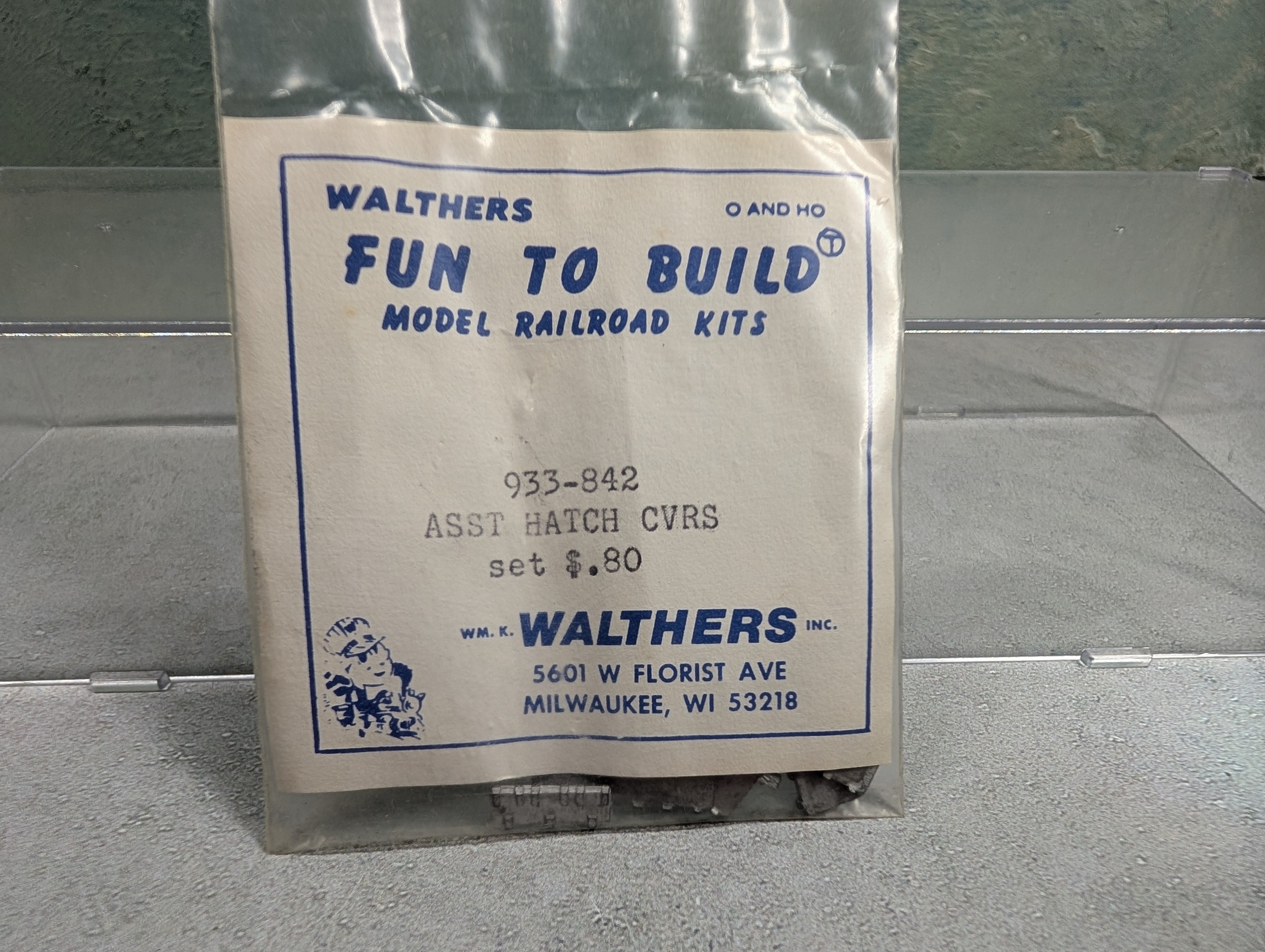 Walthers 933-842 HO Scale Hatch Cover Assortment Metal Details (7 pcs)