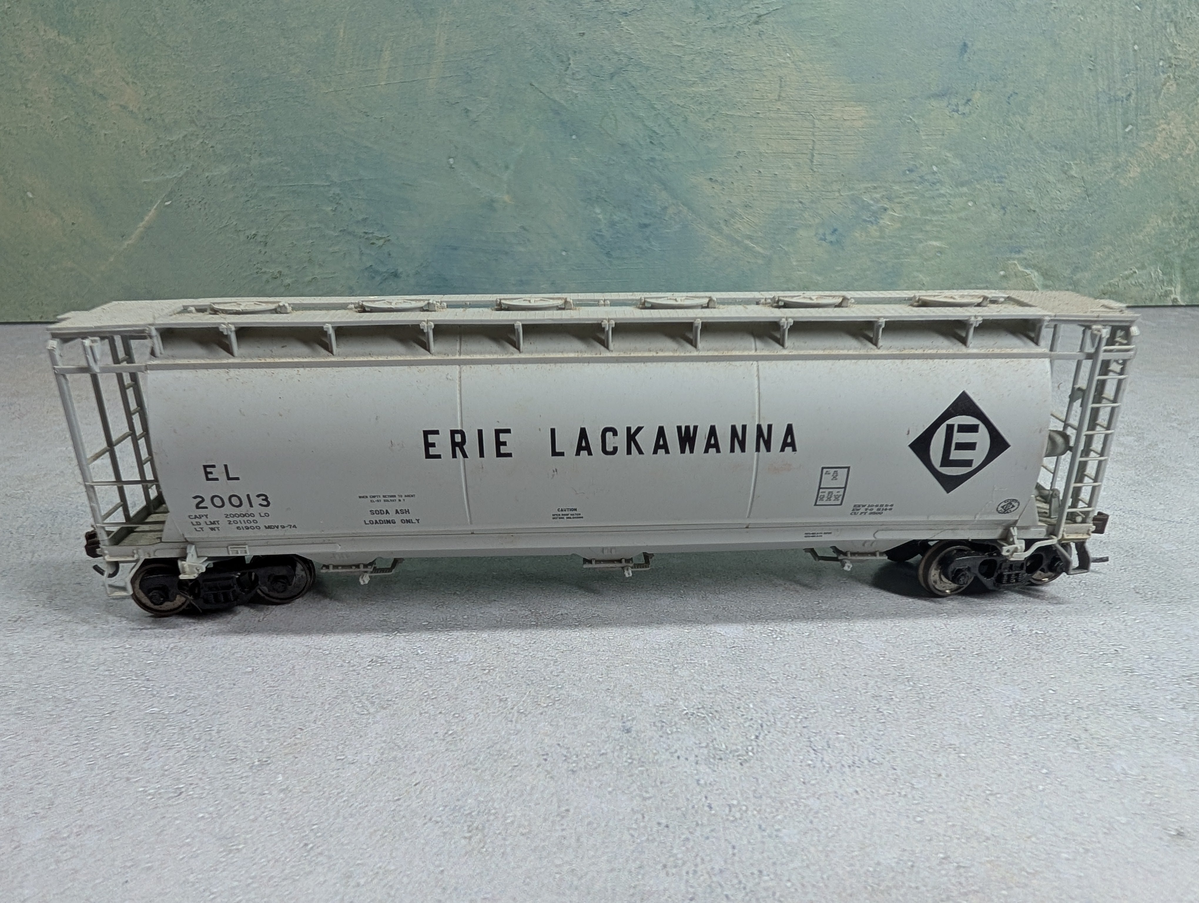 USED Atlas HO Scale ACF 3 Bay Cylindrical Hopper Erie Lackawanna EL #20013